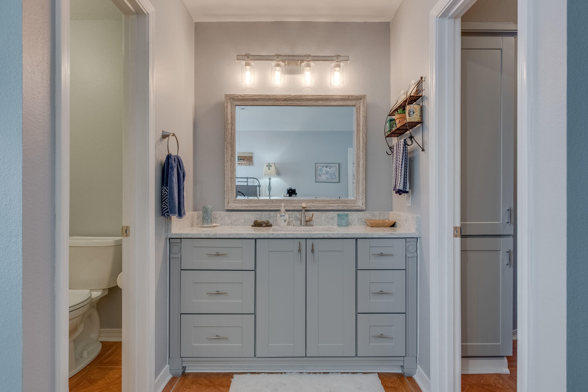 HIDDEN BAY VILLAGE - Residential