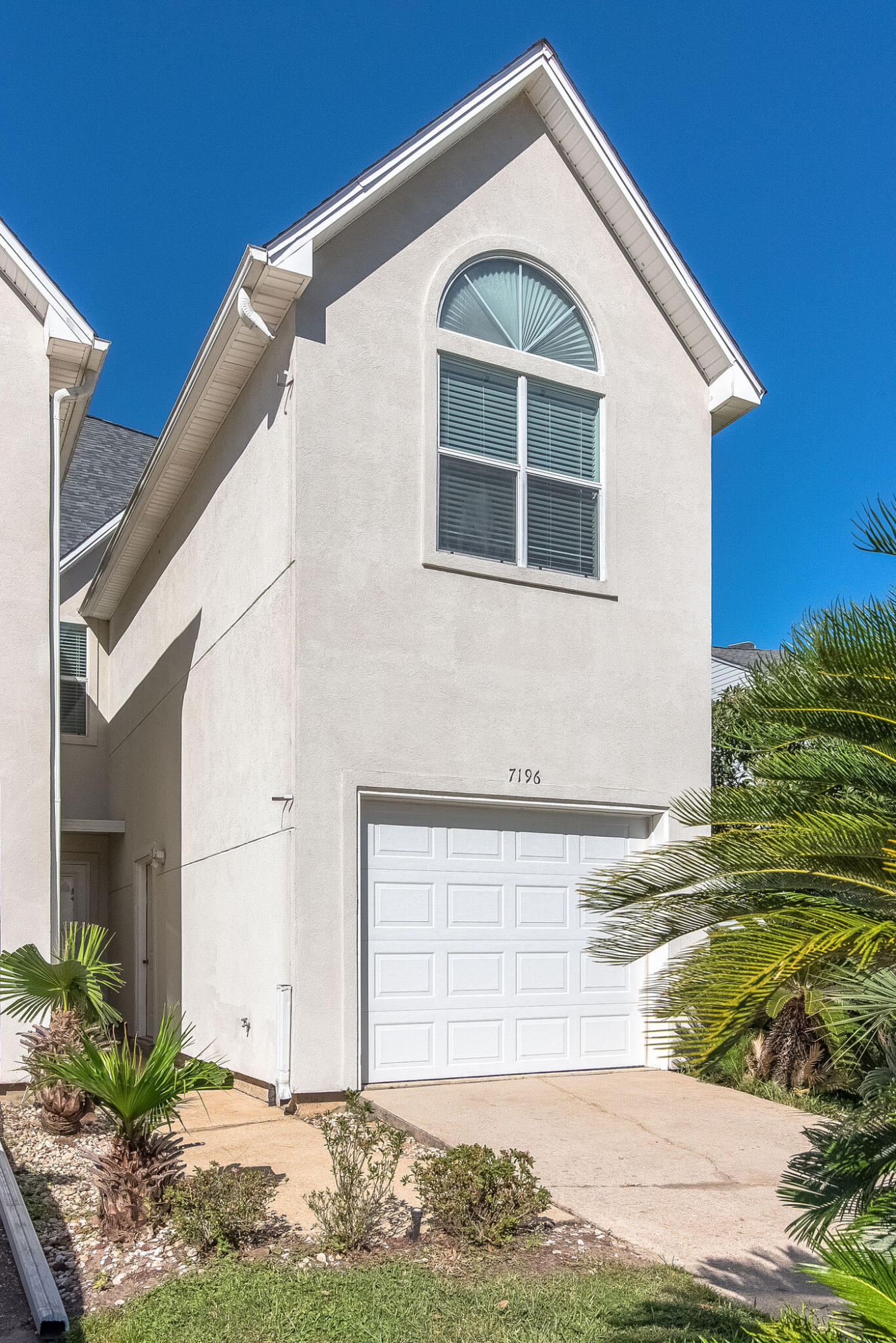 HIDDEN BAY VILLAGE - Residential