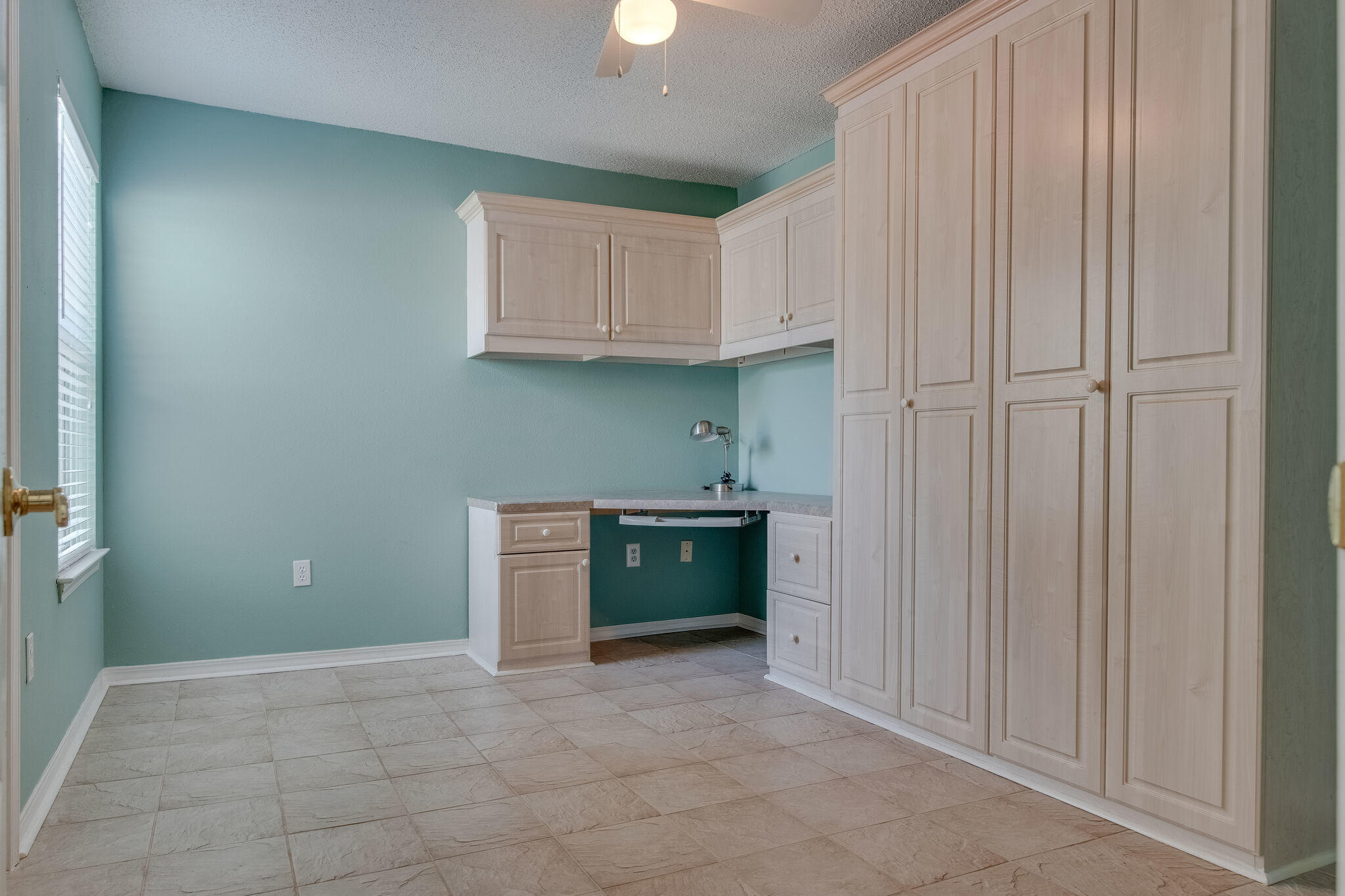 HIDDEN BAY VILLAGE - Residential