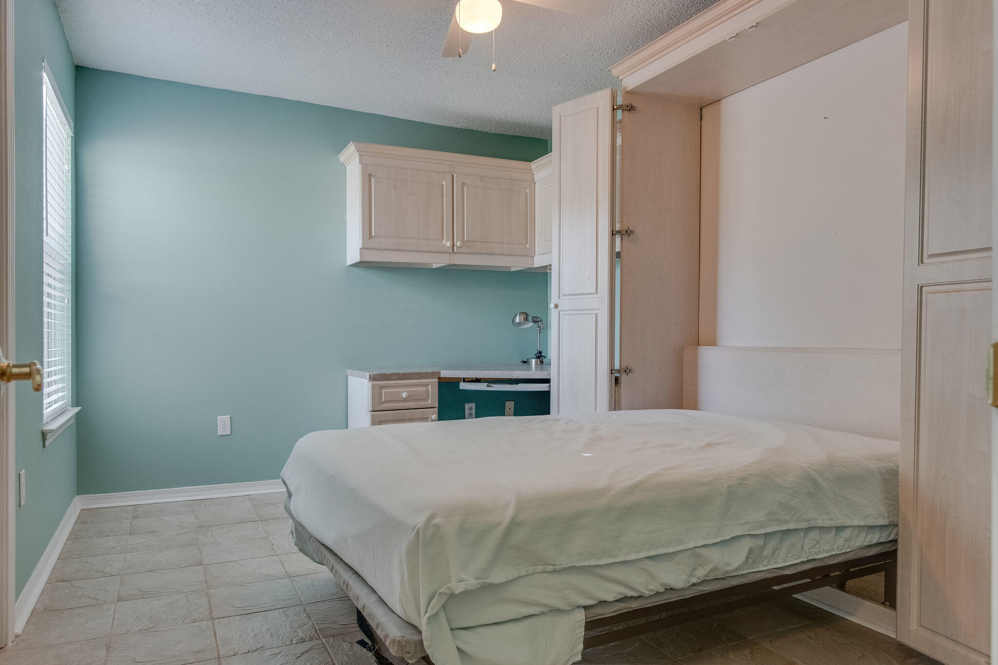 HIDDEN BAY VILLAGE - Residential