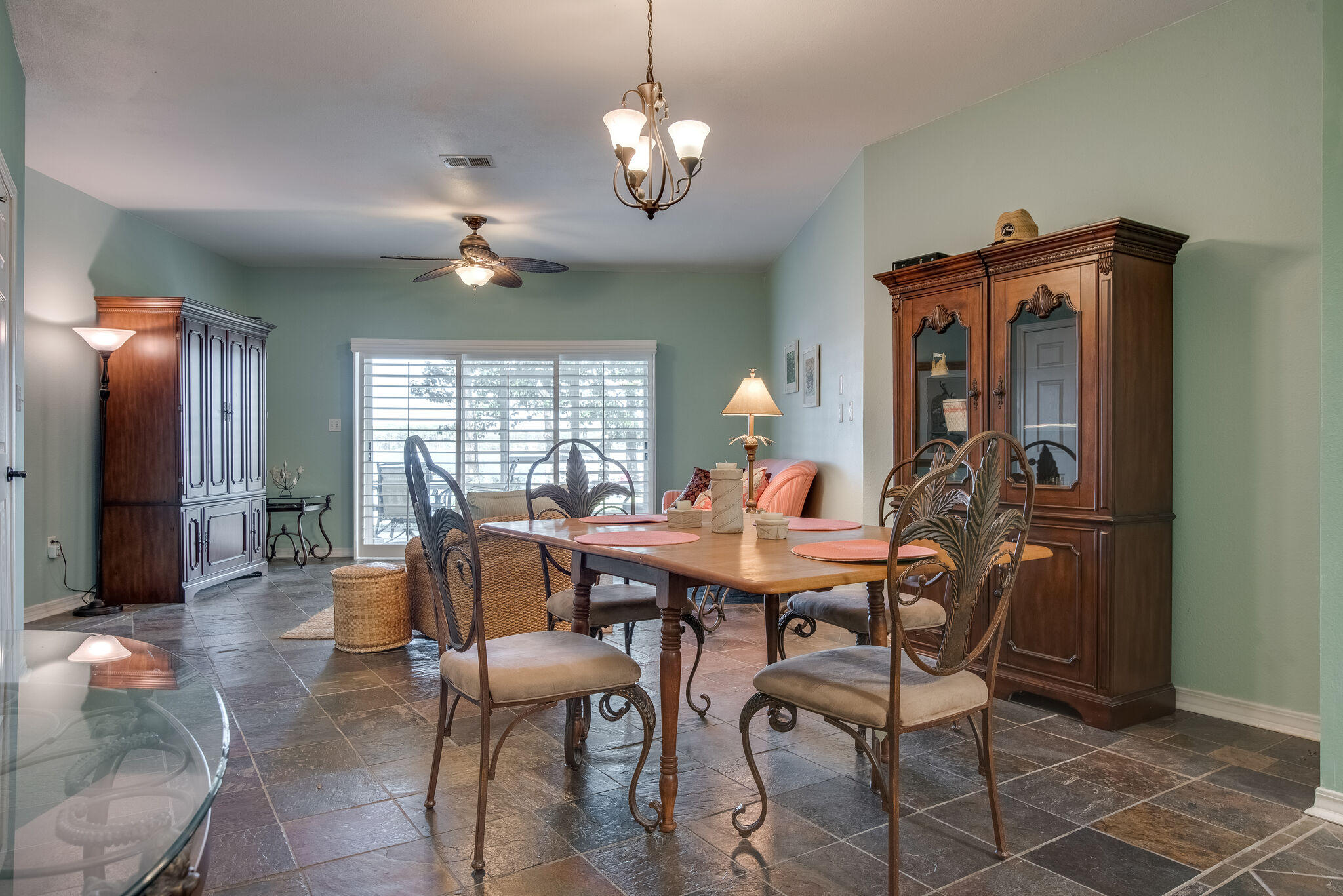 HIDDEN BAY VILLAGE - Residential