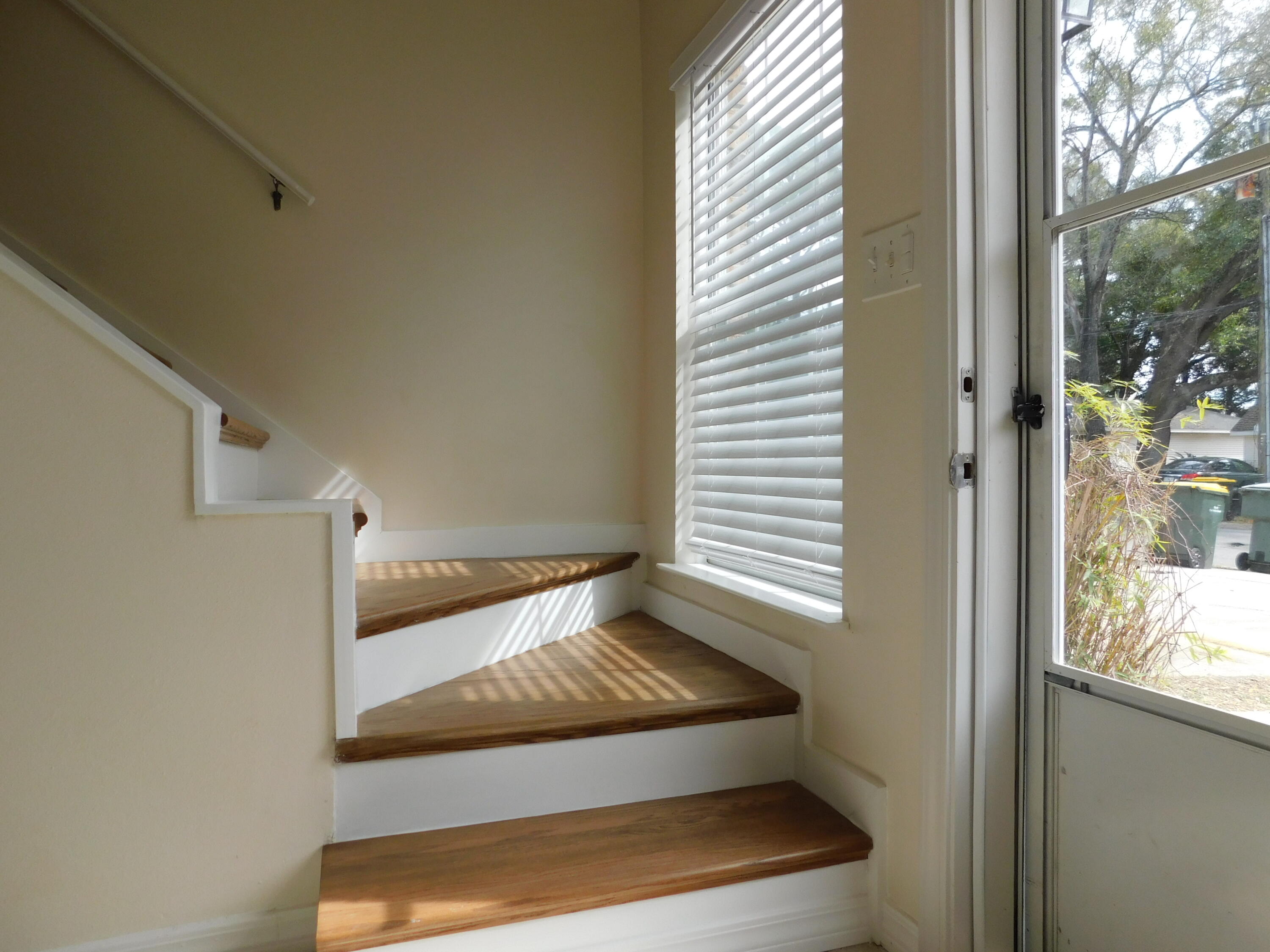 ALDEN WAY T/H - Residential