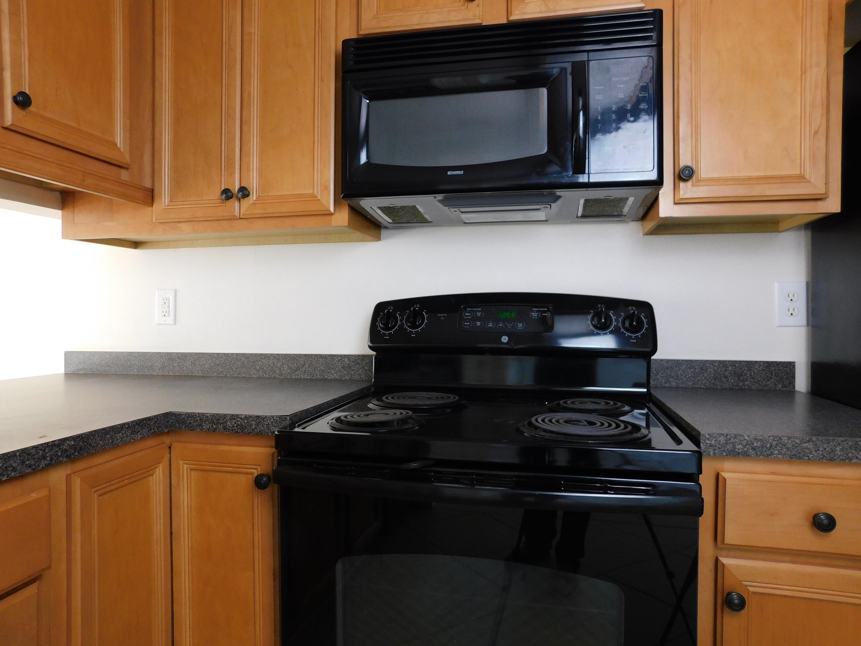 ALDEN WAY T/H - Residential