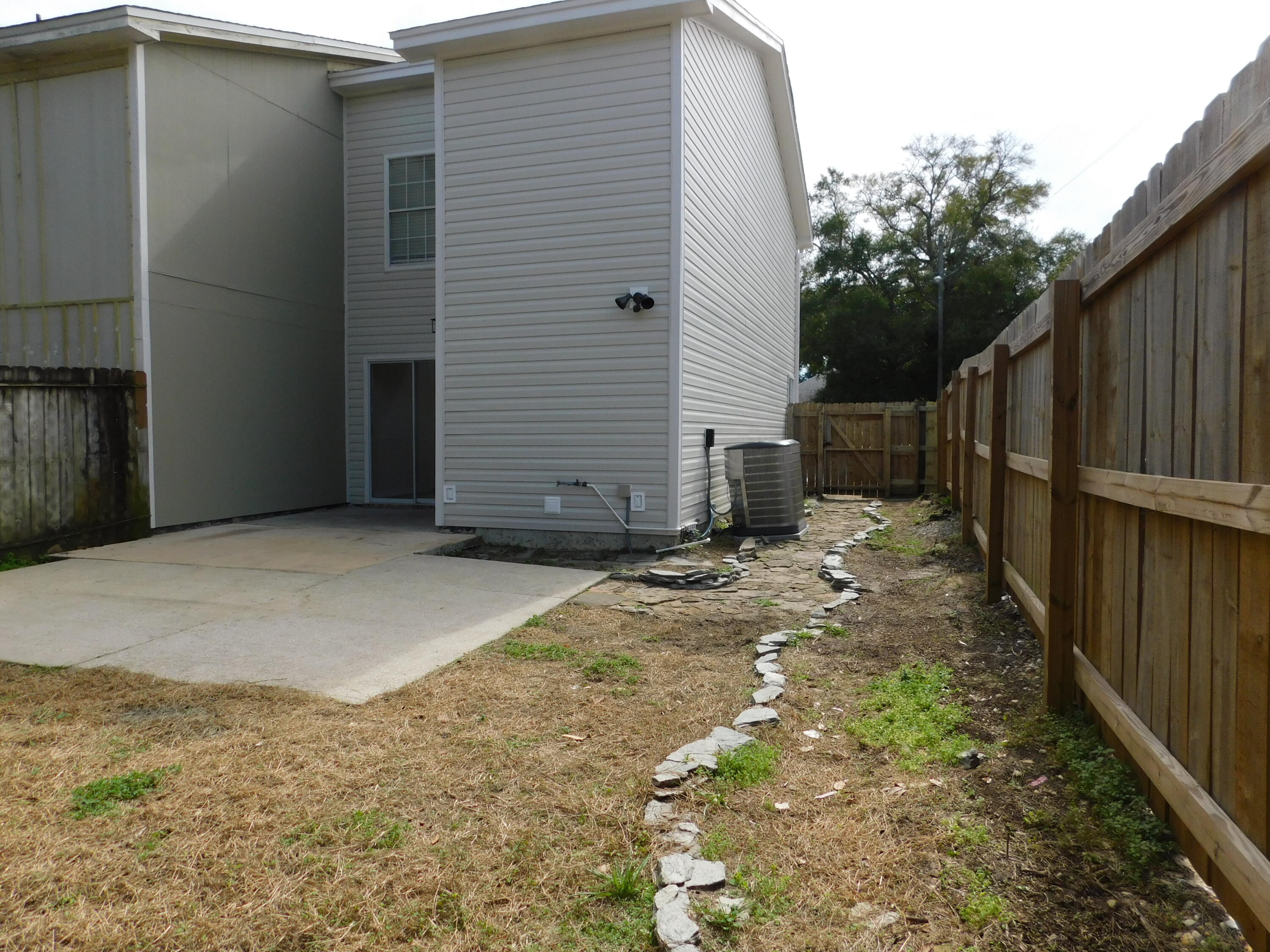 ALDEN WAY T/H - Residential