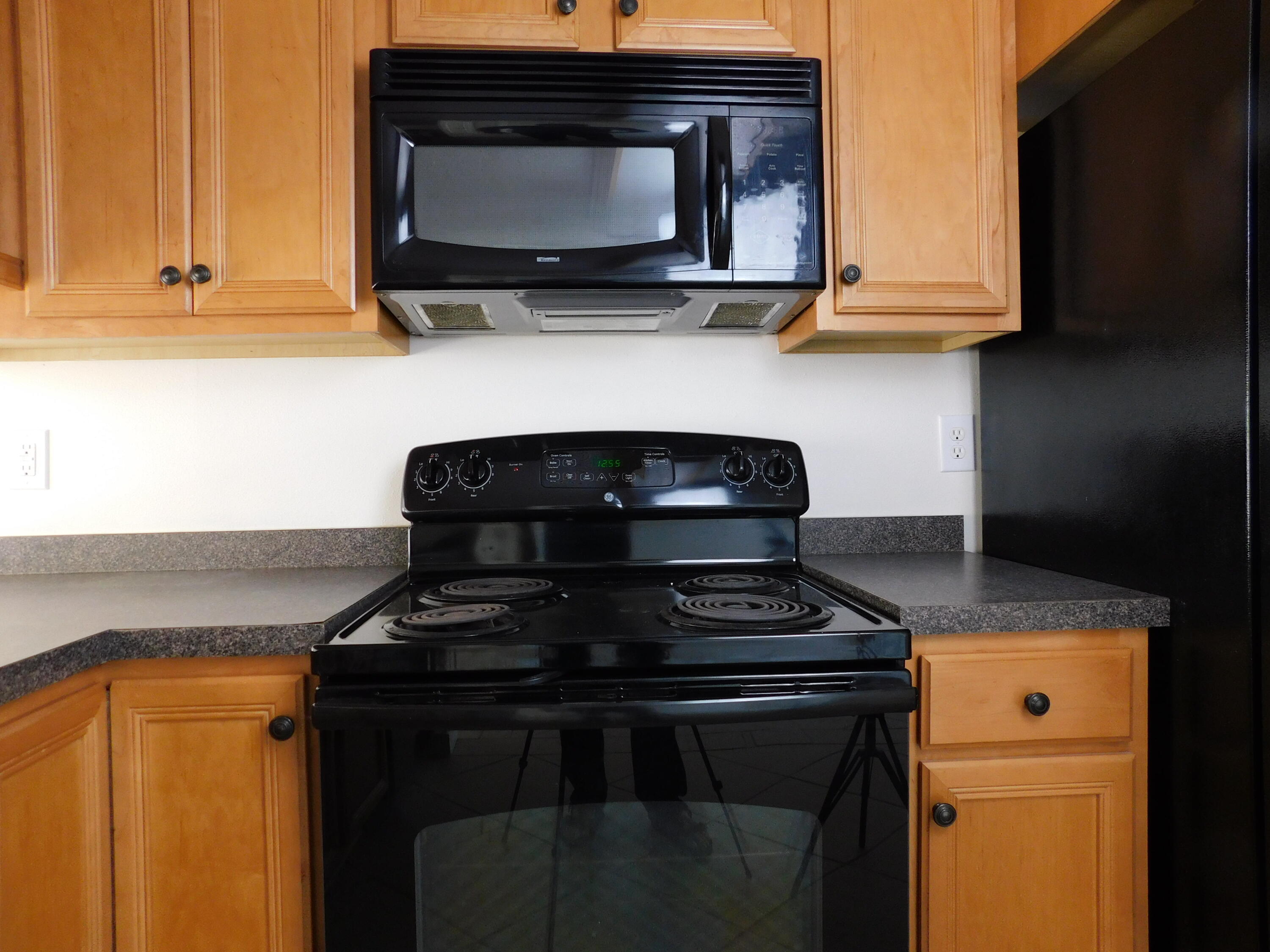 ALDEN WAY T/H - Residential