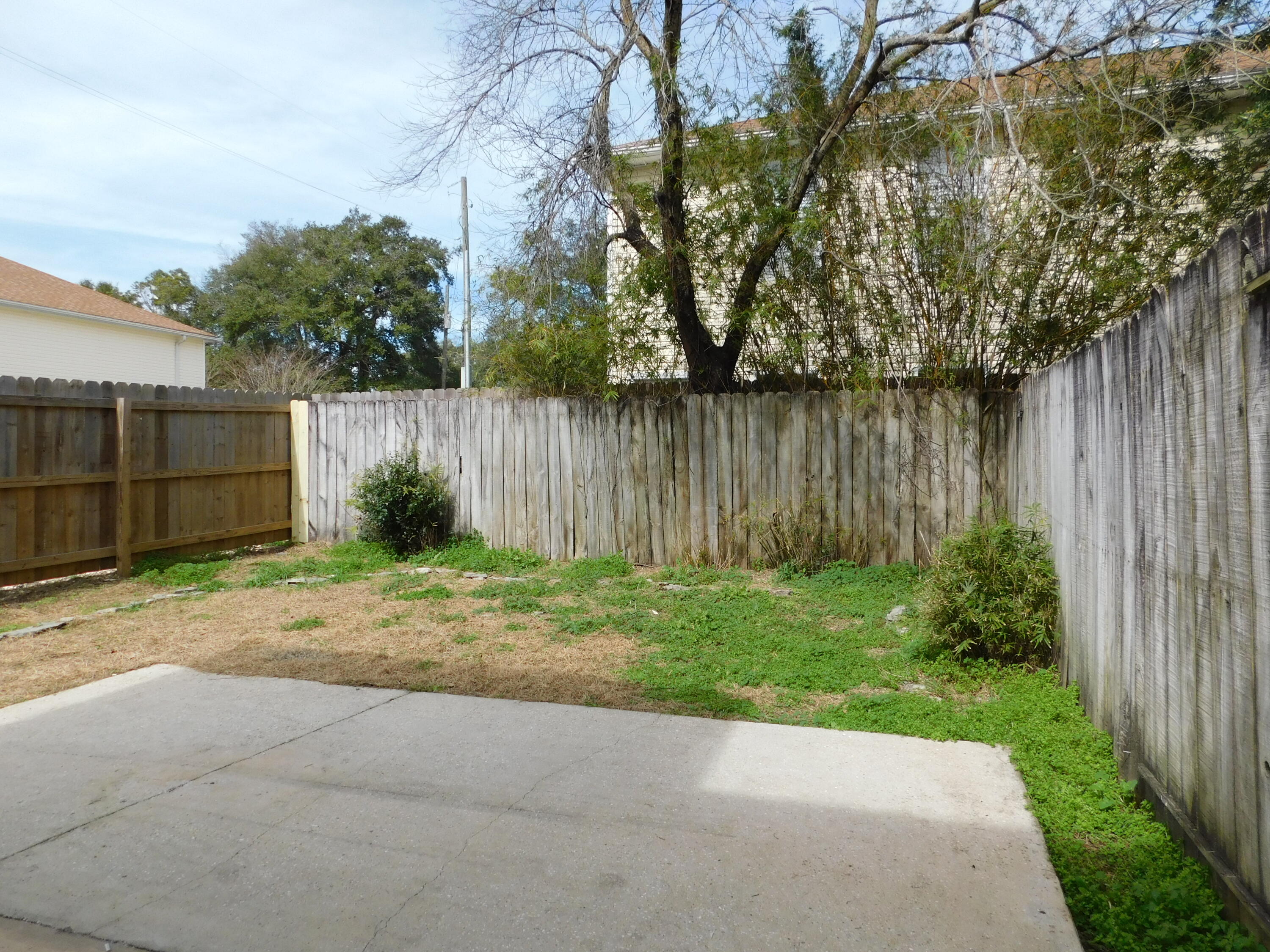 ALDEN WAY T/H - Residential