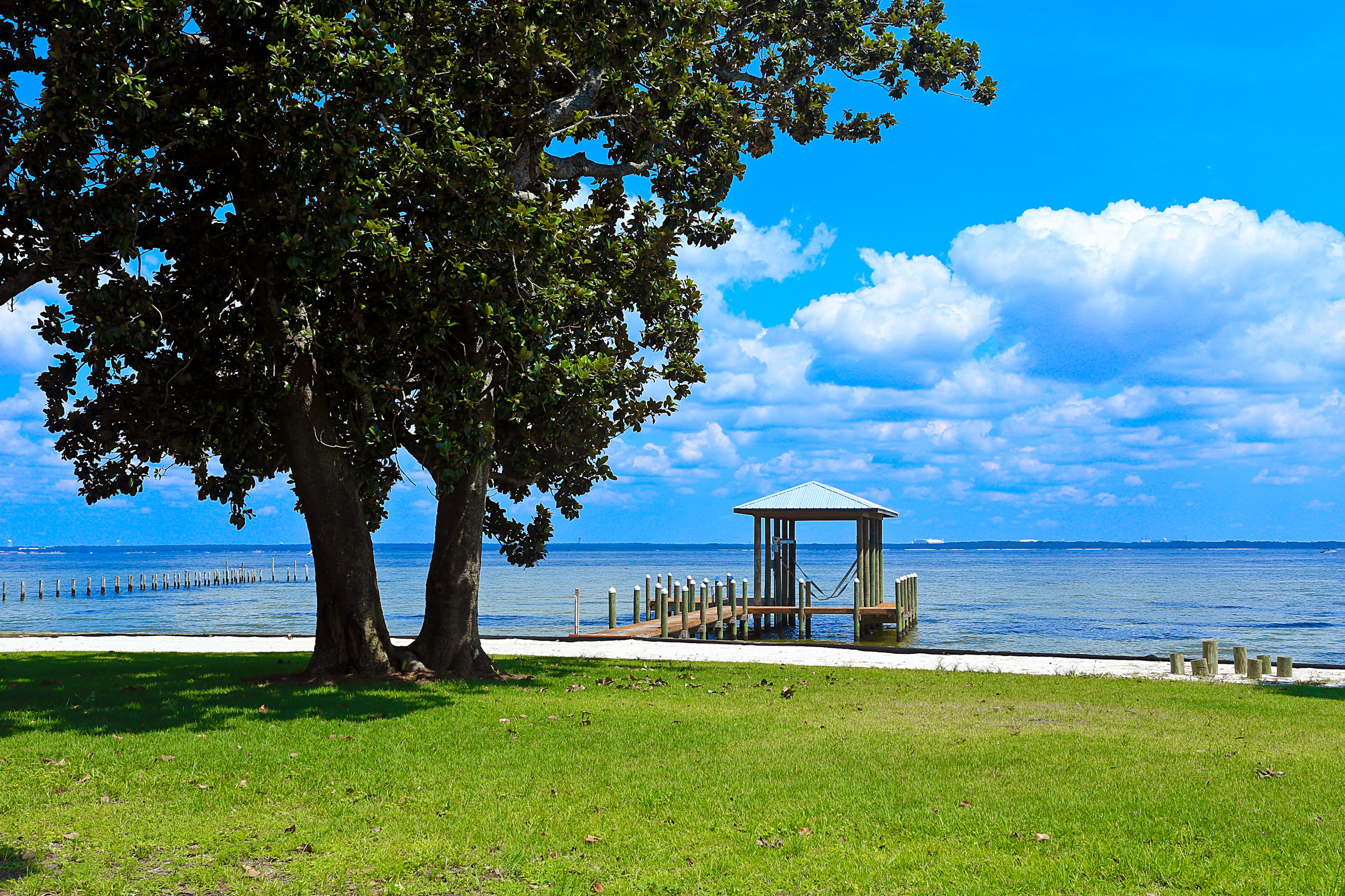 PEACOCKS POINT - Land