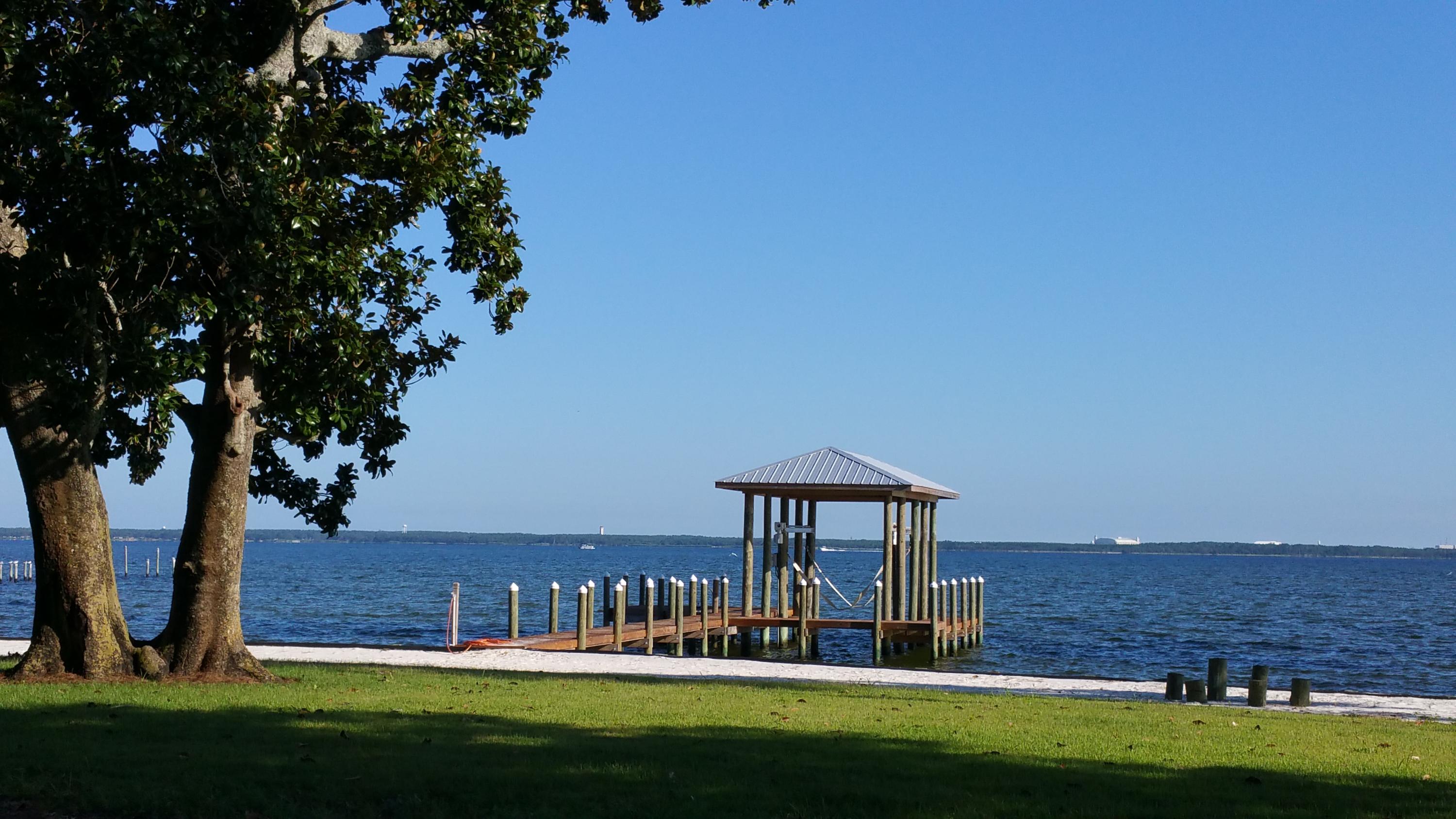 PEACOCKS POINT - Land