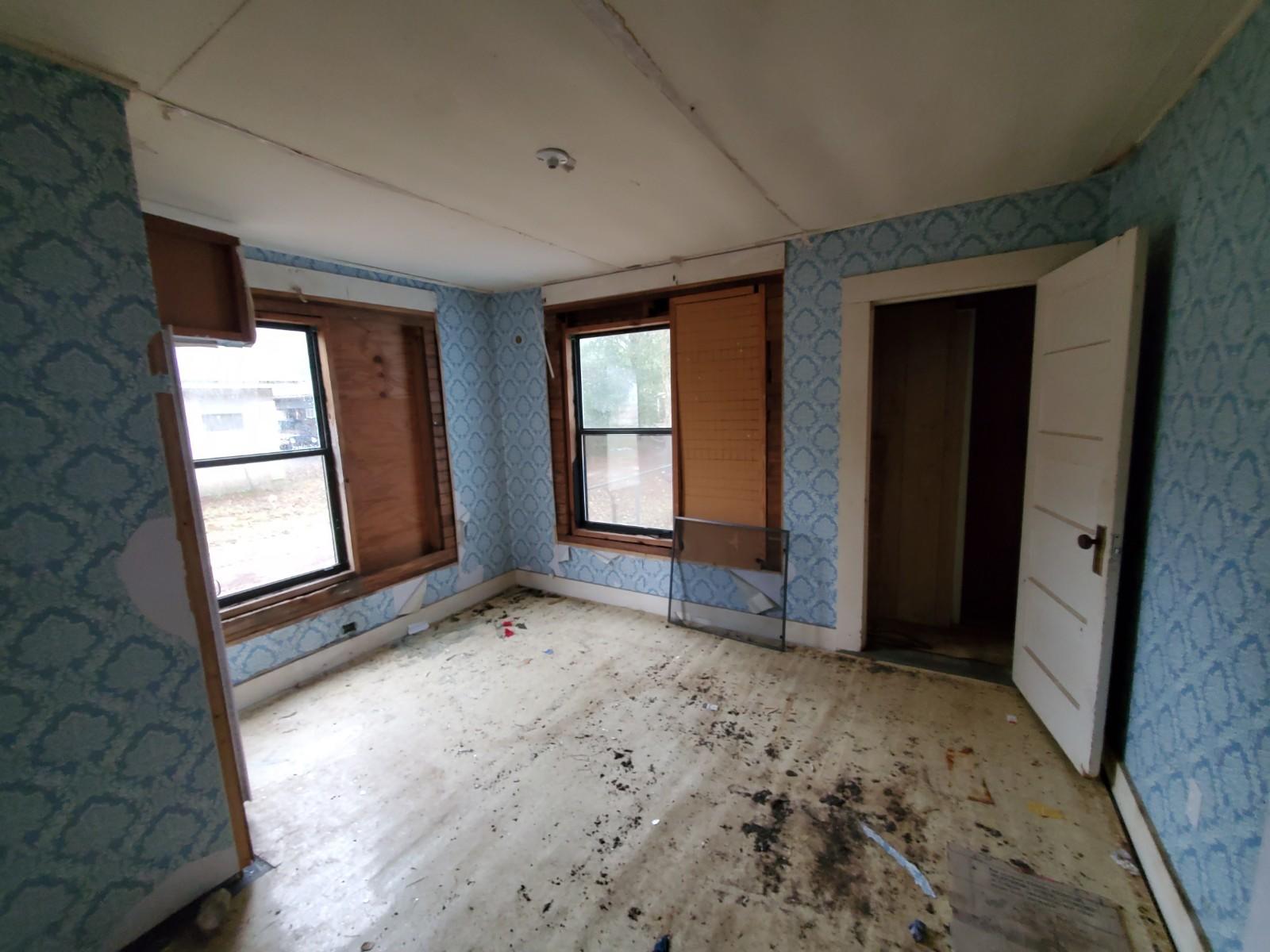 CRESTVIEW - Residential