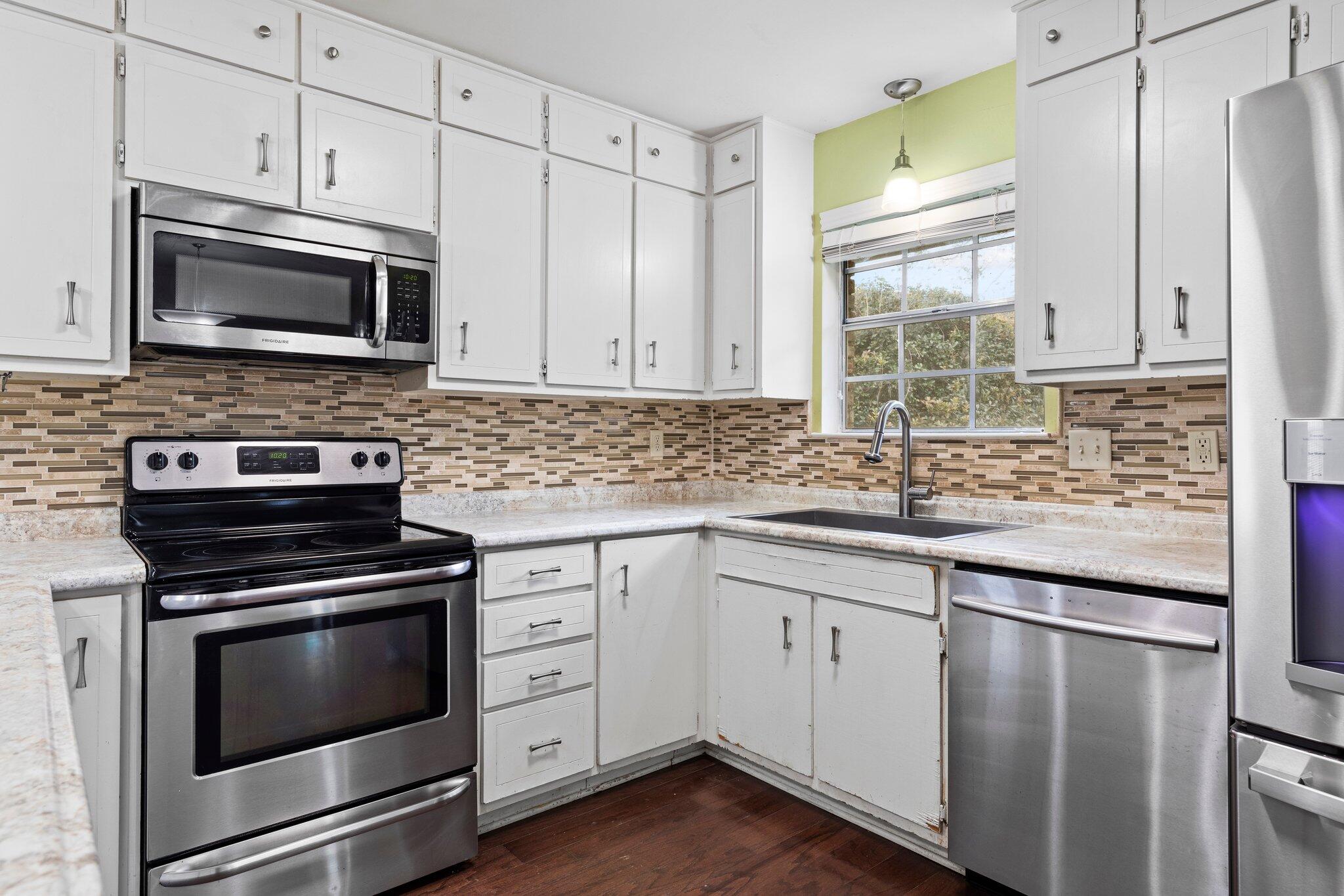 PALM ESTATES UNIT 3 - Residential