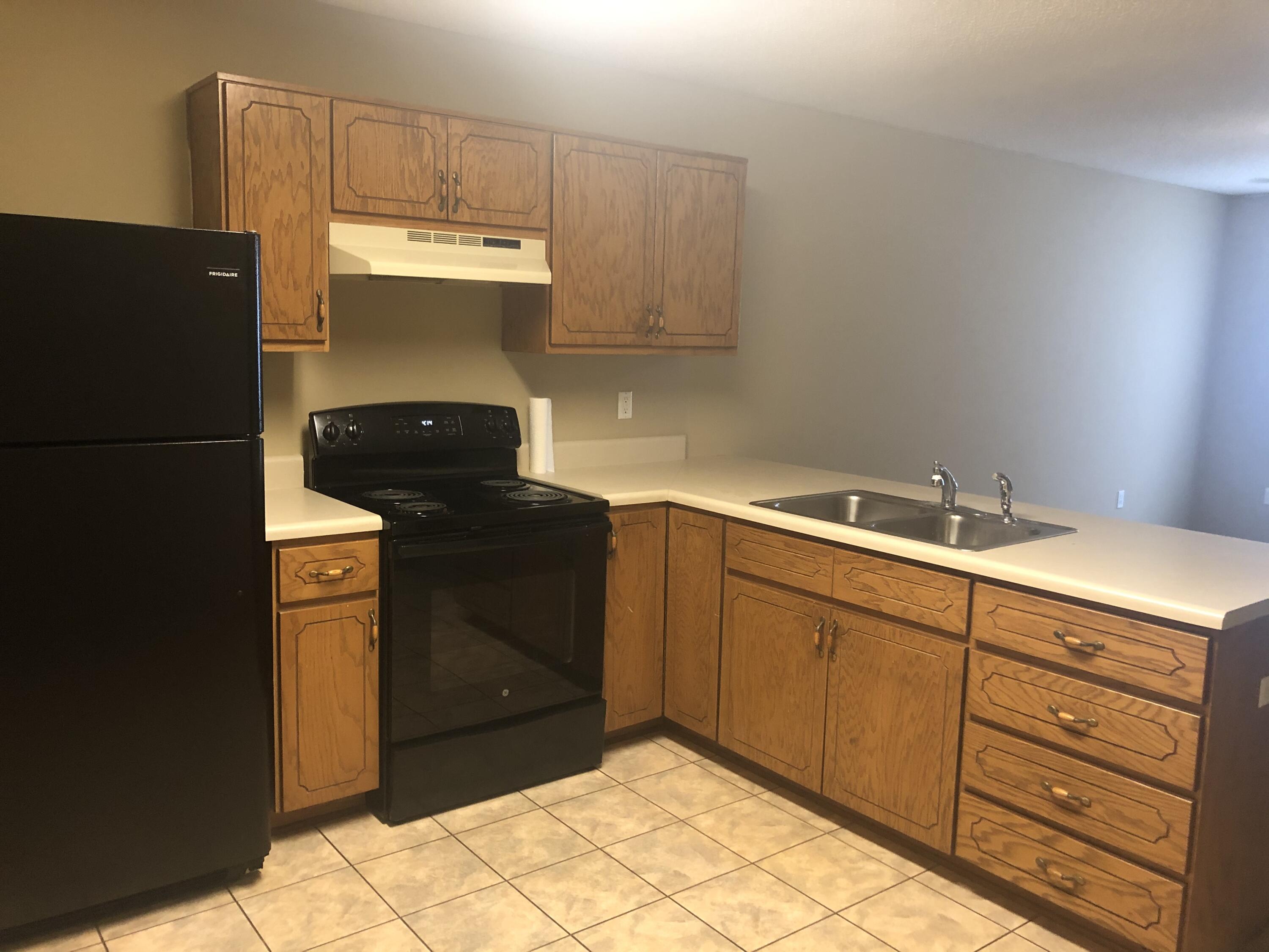 EDNEYS 2ND ADDN - Residential Lease