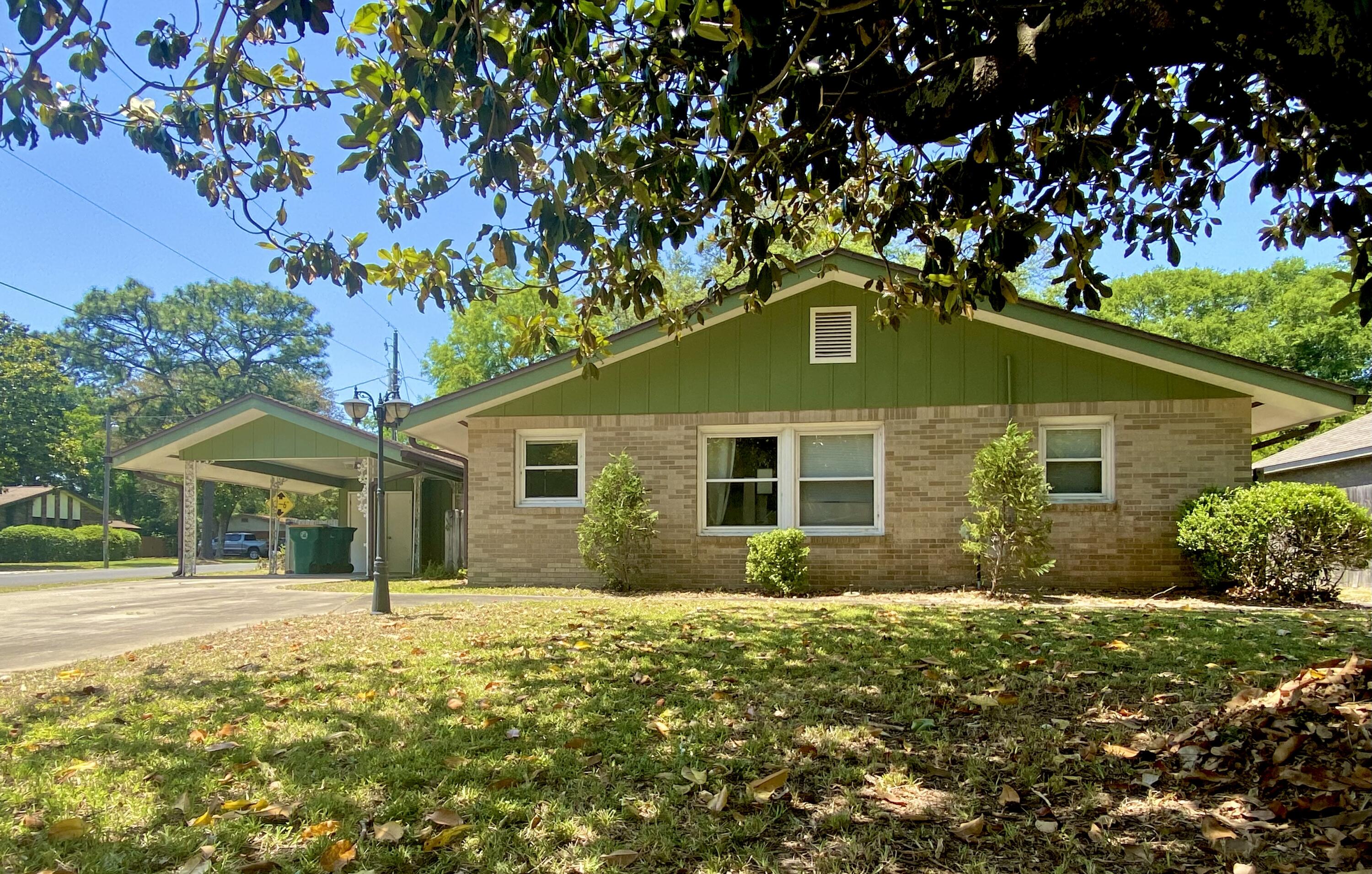 BAYOU POQUITO - Residential