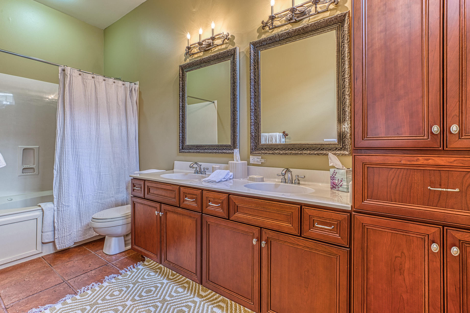 SOVEREIGN ISLE - Residential