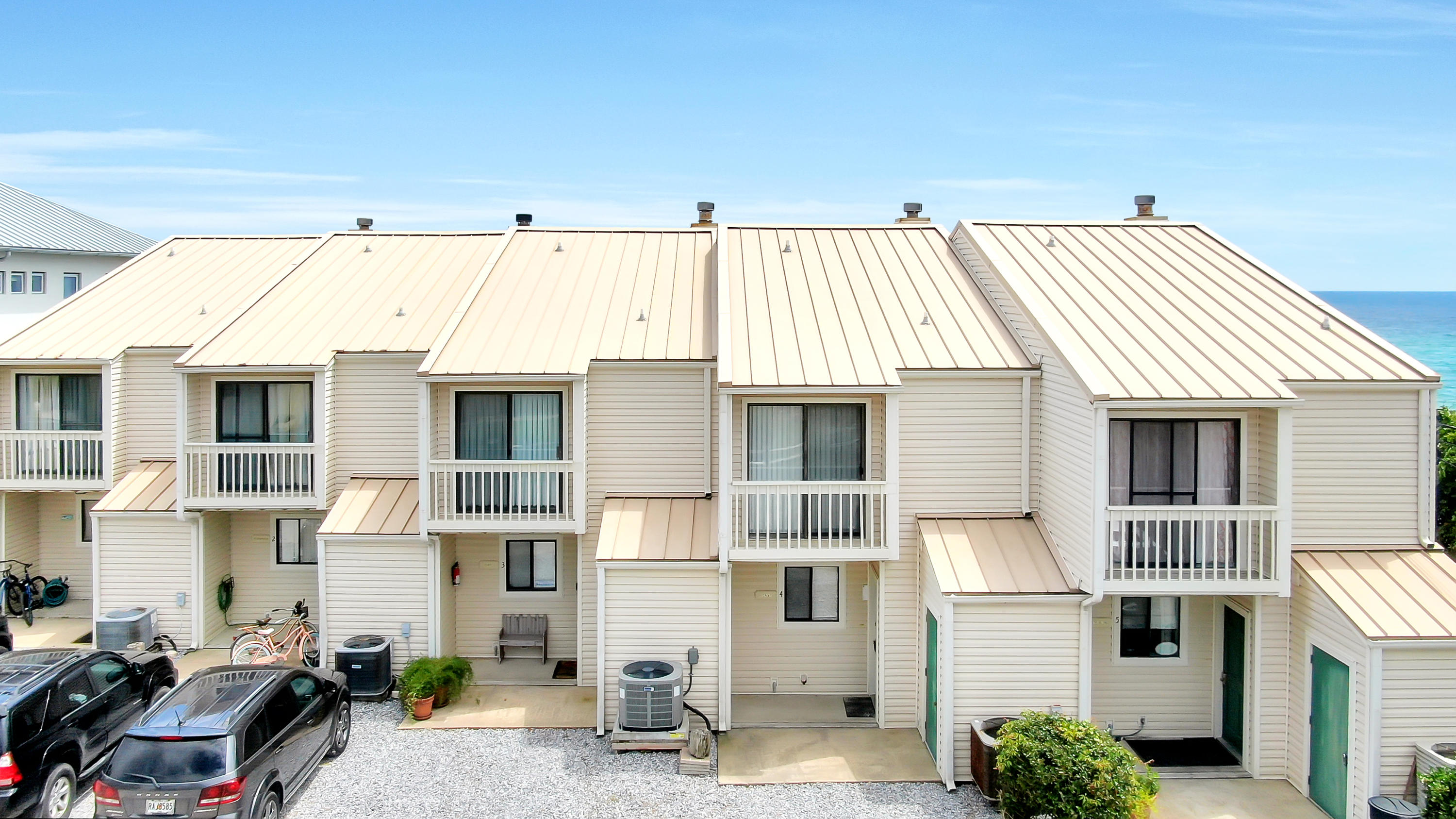 SILVER SANDS T/H - Residential