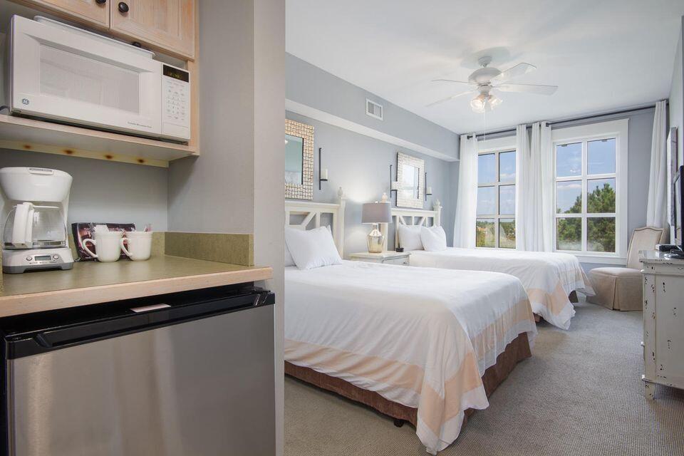 PILOT HOUSE - Residential Lease