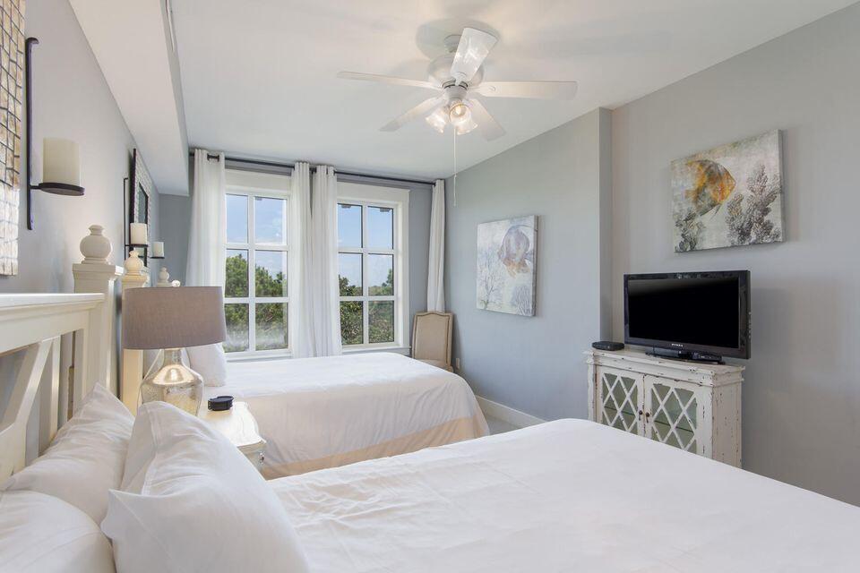 PILOT HOUSE - Residential Lease