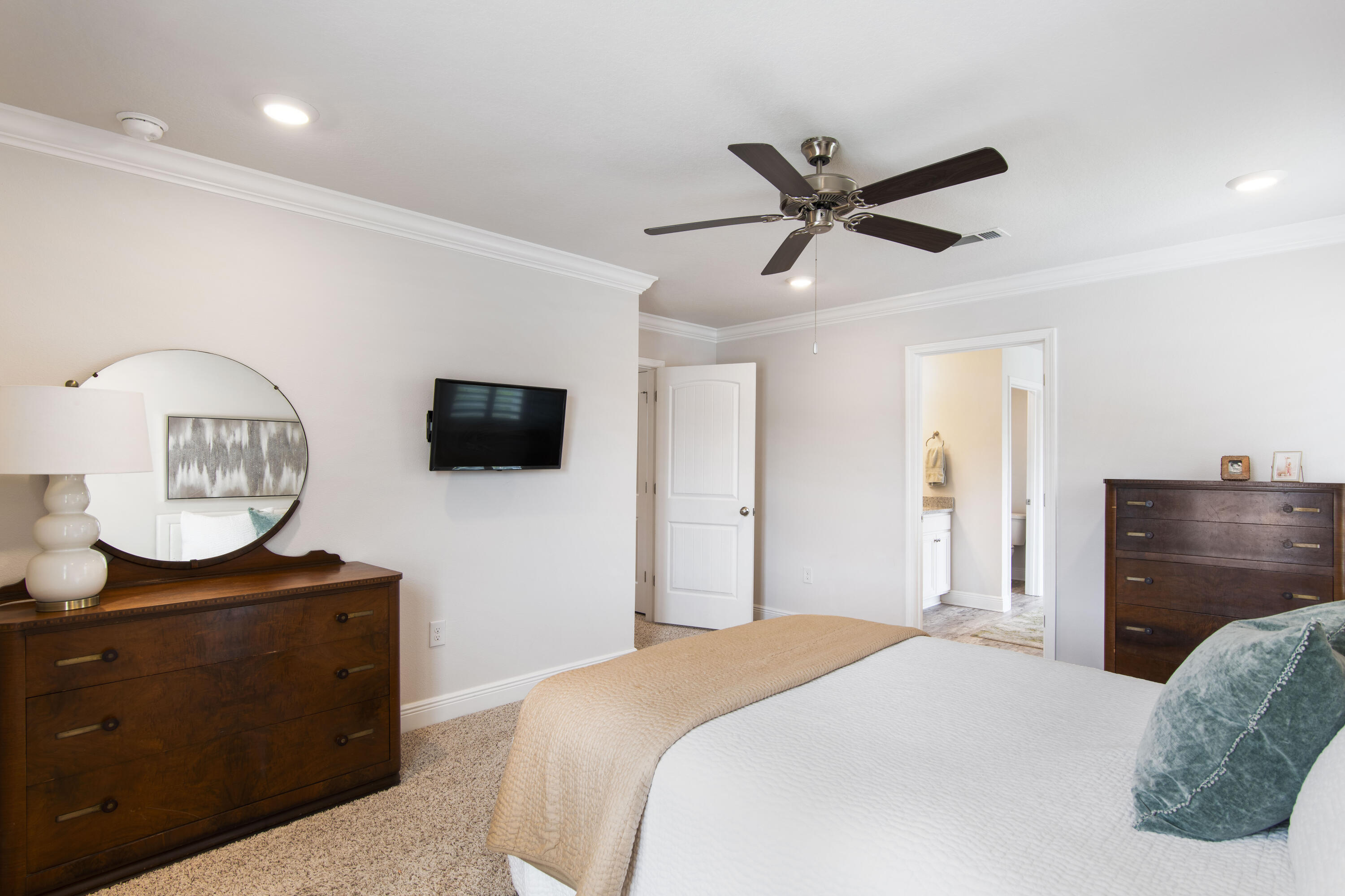 STONEGATE - Residential