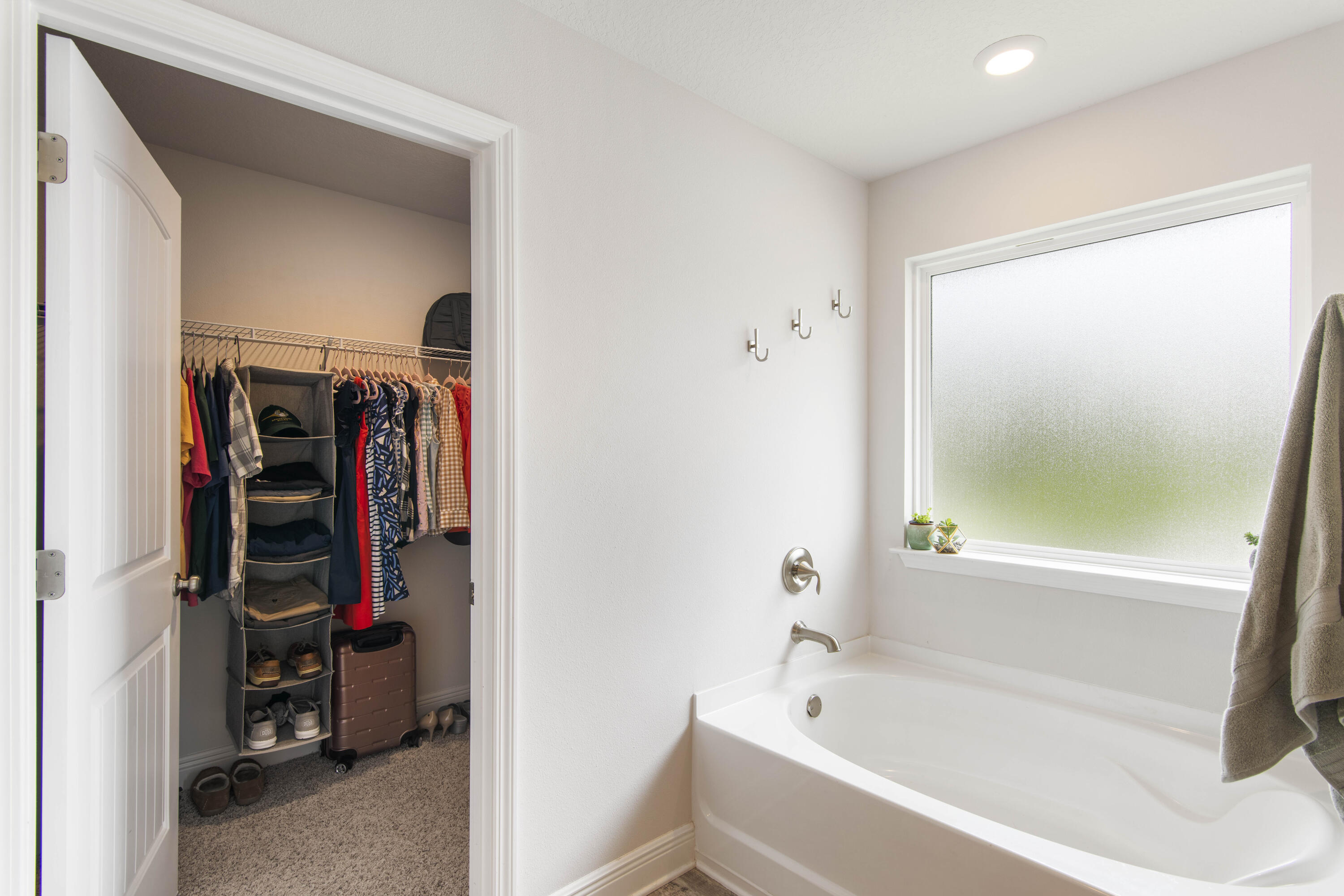 STONEGATE - Residential