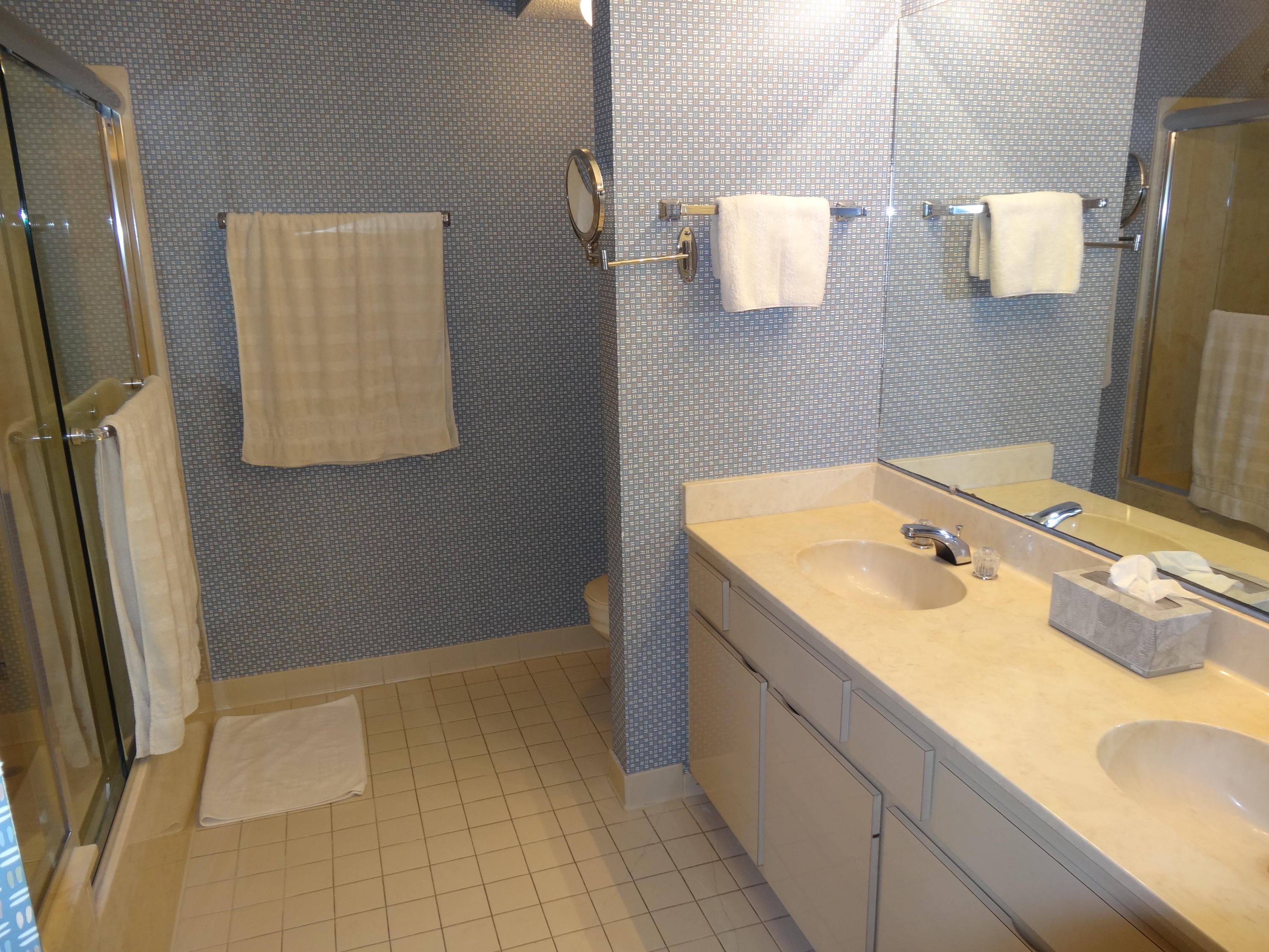 BAY VILLAS CONDOS - Residential