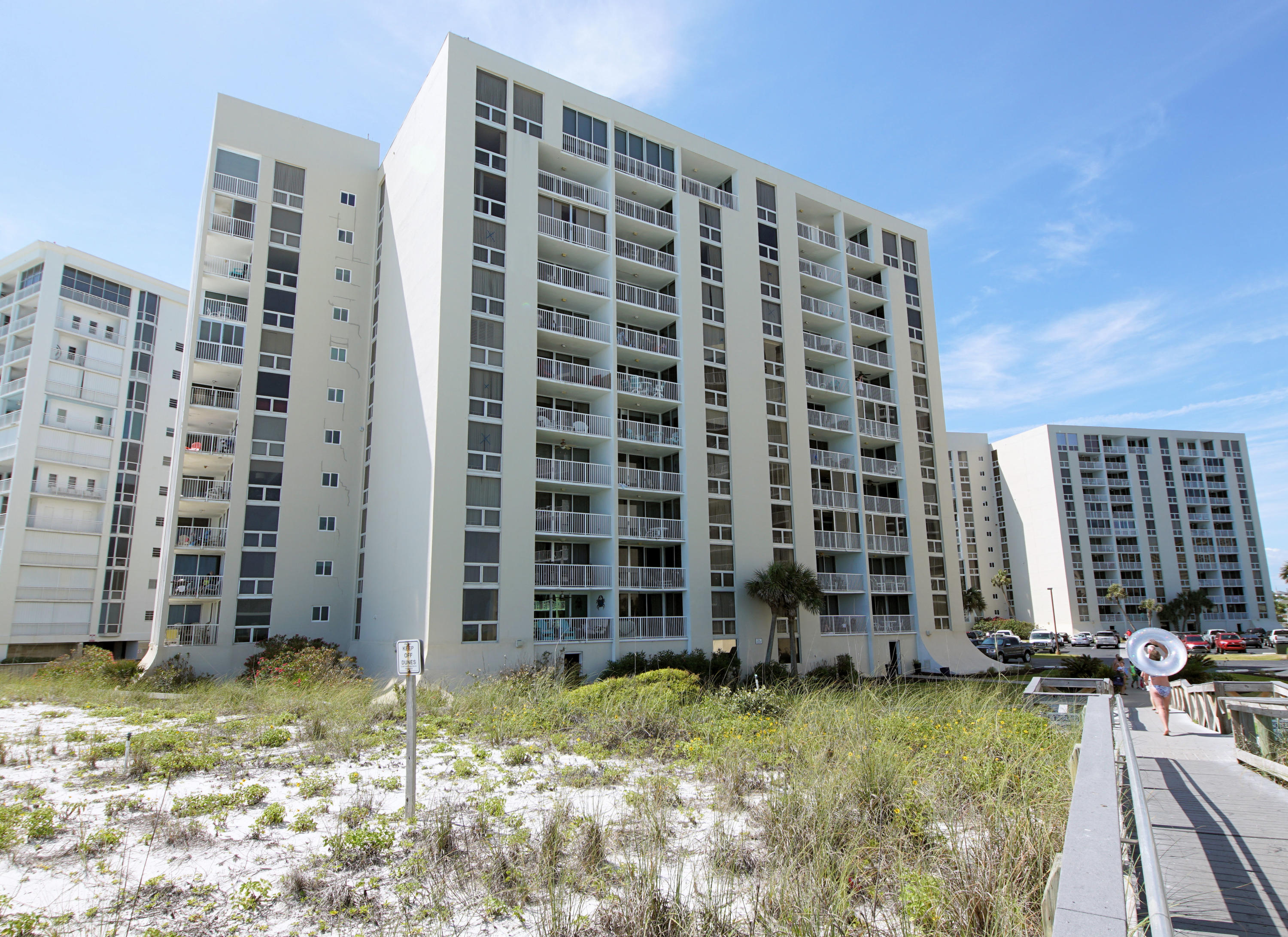 SHORELINE TOWERS 2 - Residential