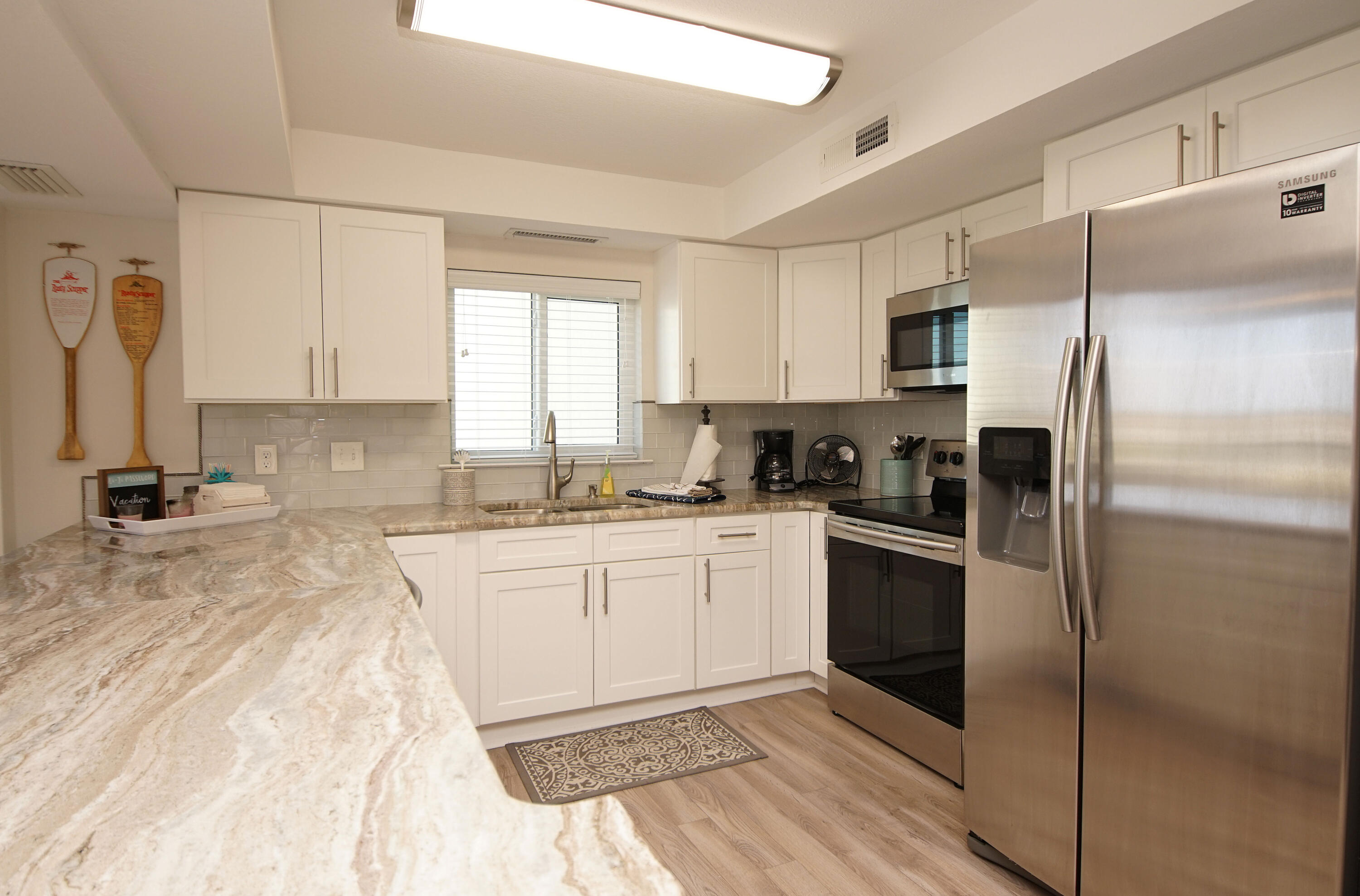 SHORELINE TOWERS 2 - Residential