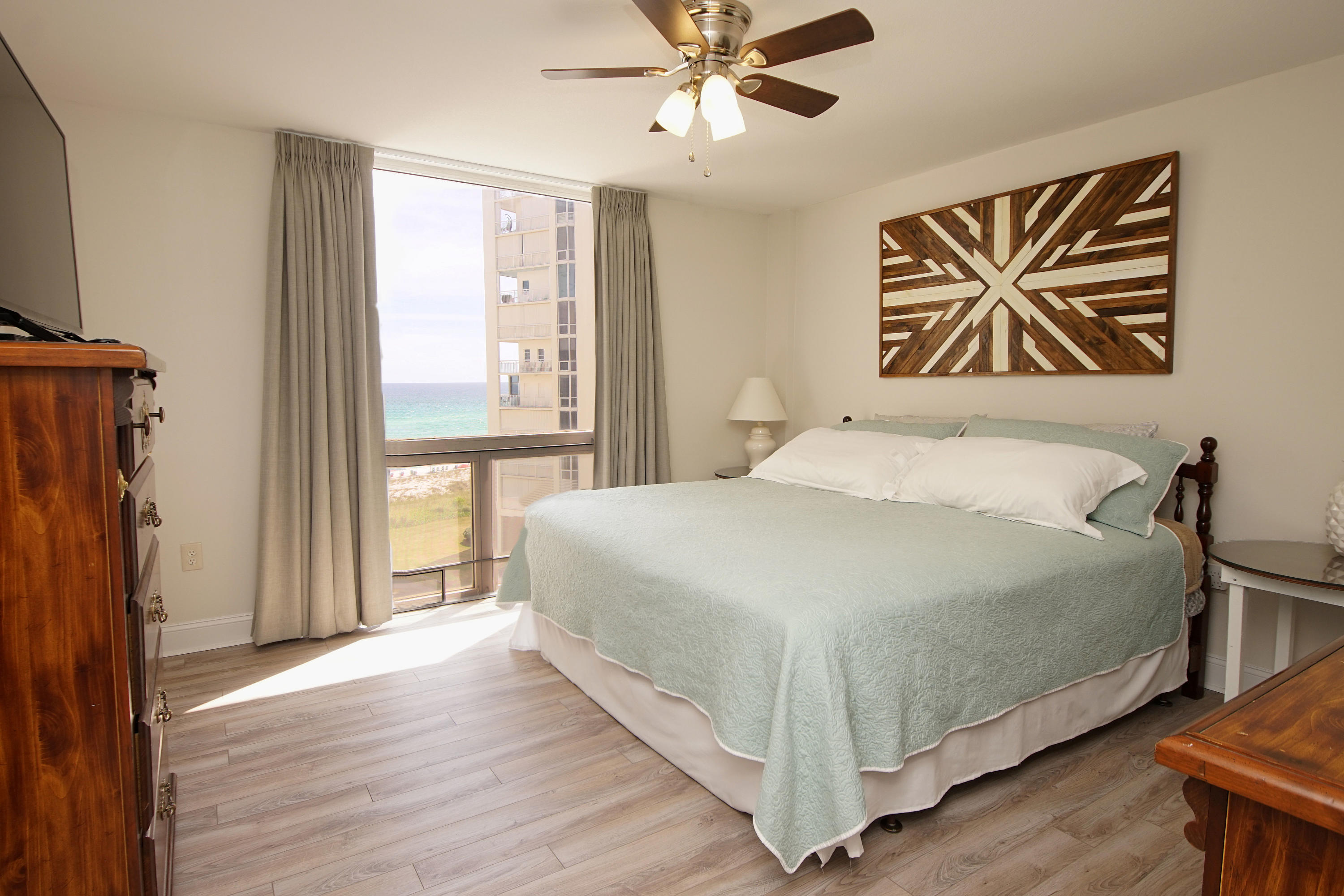 SHORELINE TOWERS 2 - Residential