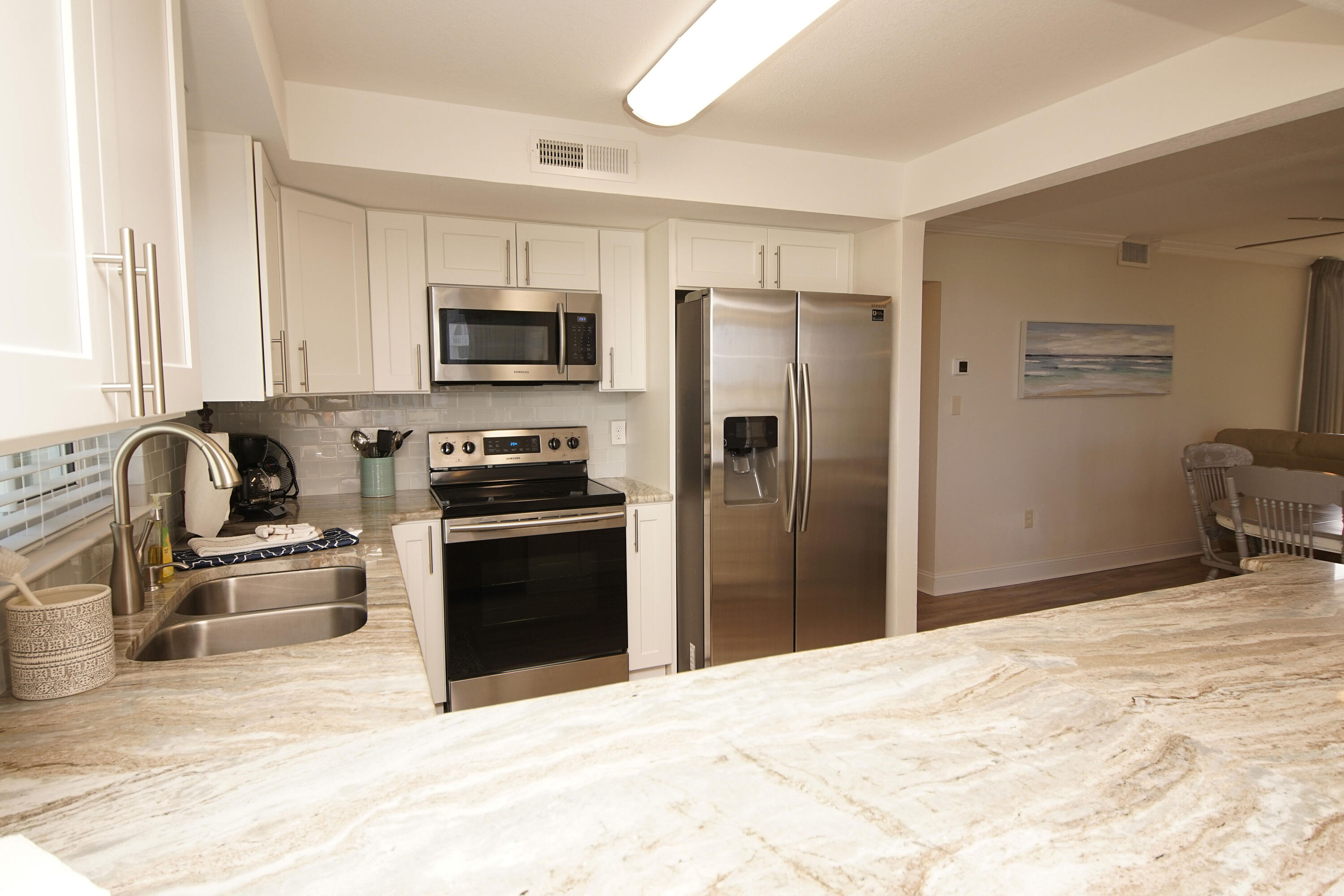 SHORELINE TOWERS 2 - Residential