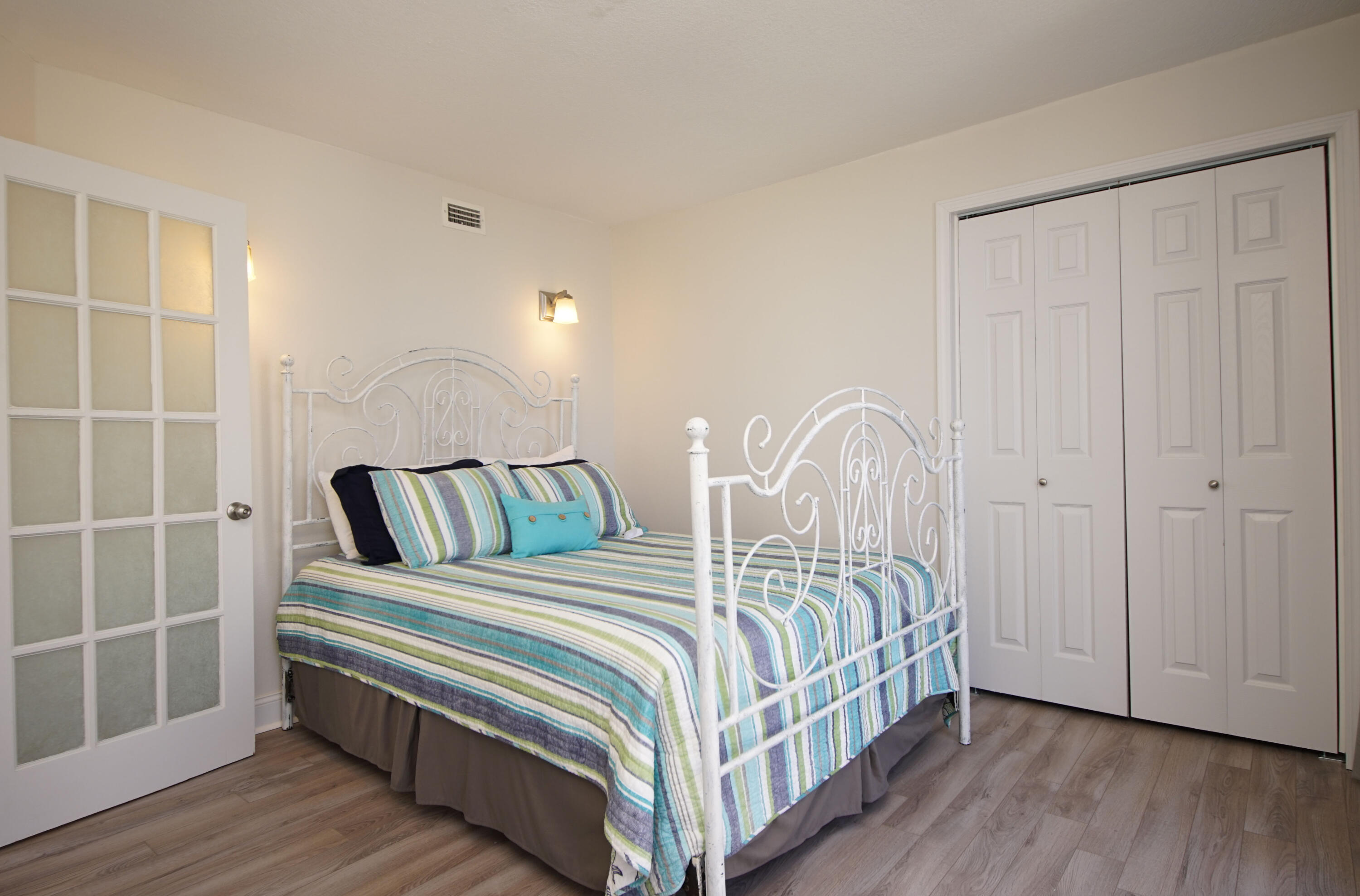 SHORELINE TOWERS 2 - Residential