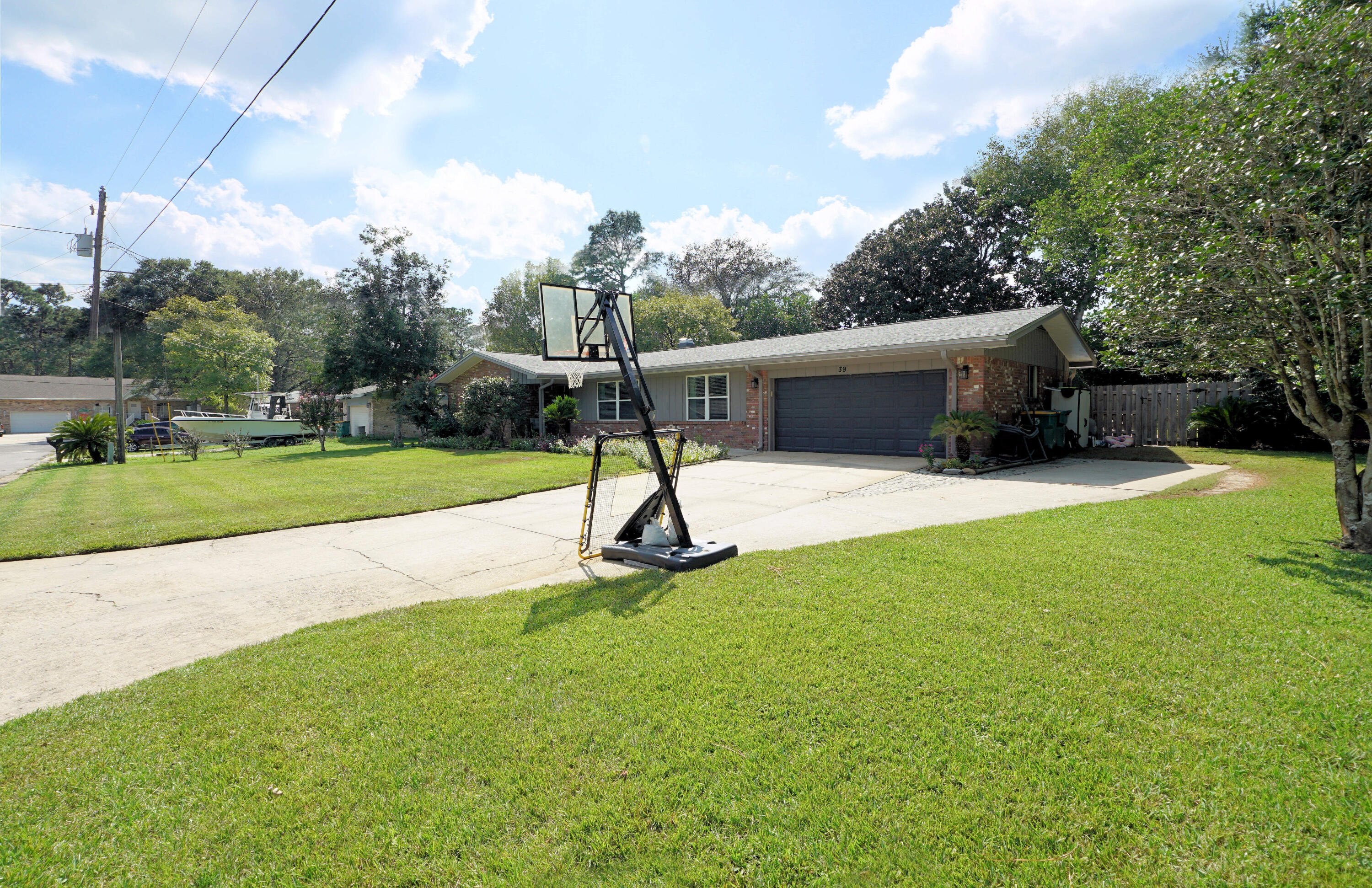 BAYOU POQUITO - Residential