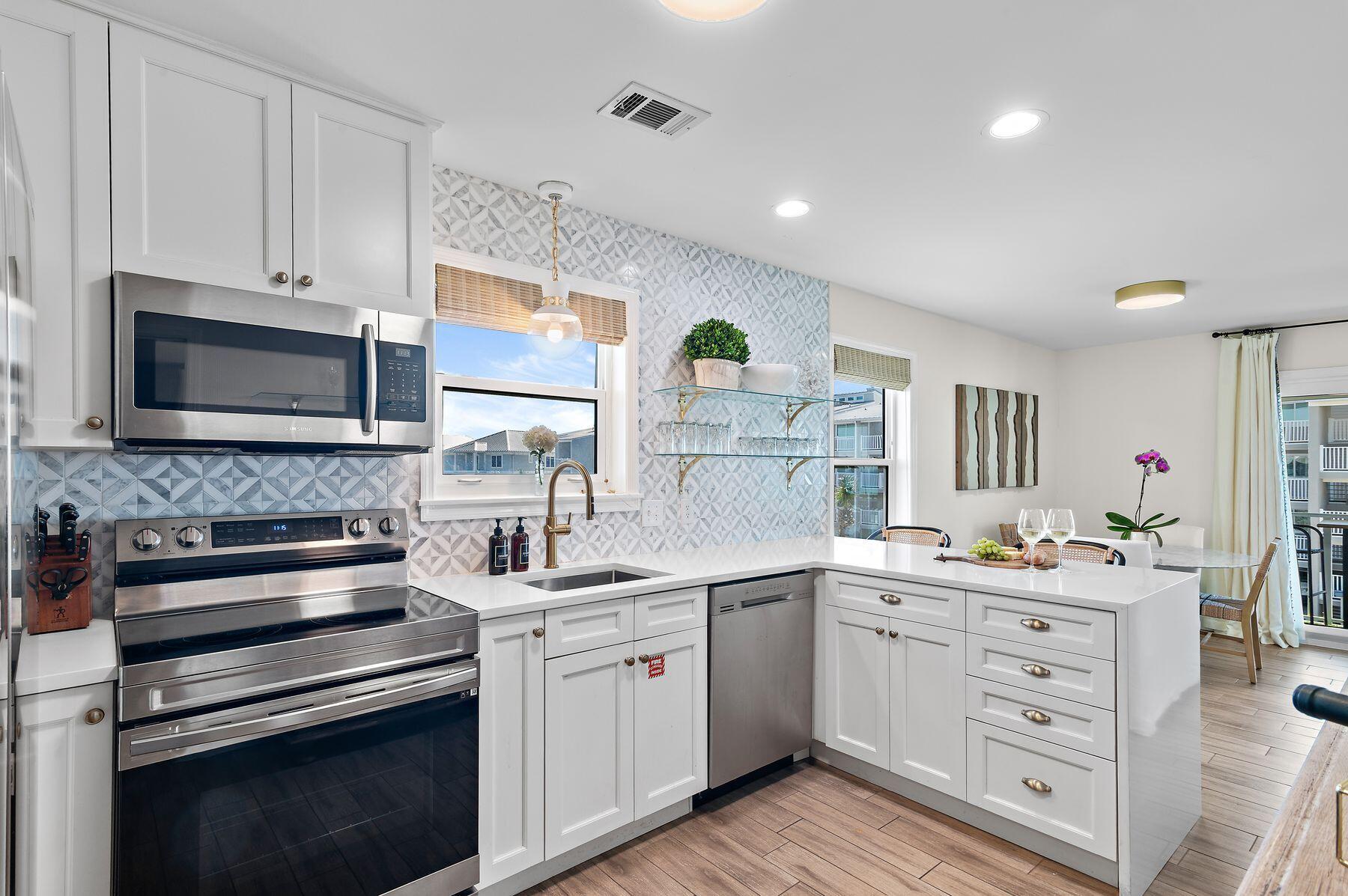 BEACHSIDE VILLAS CONDO - Residential