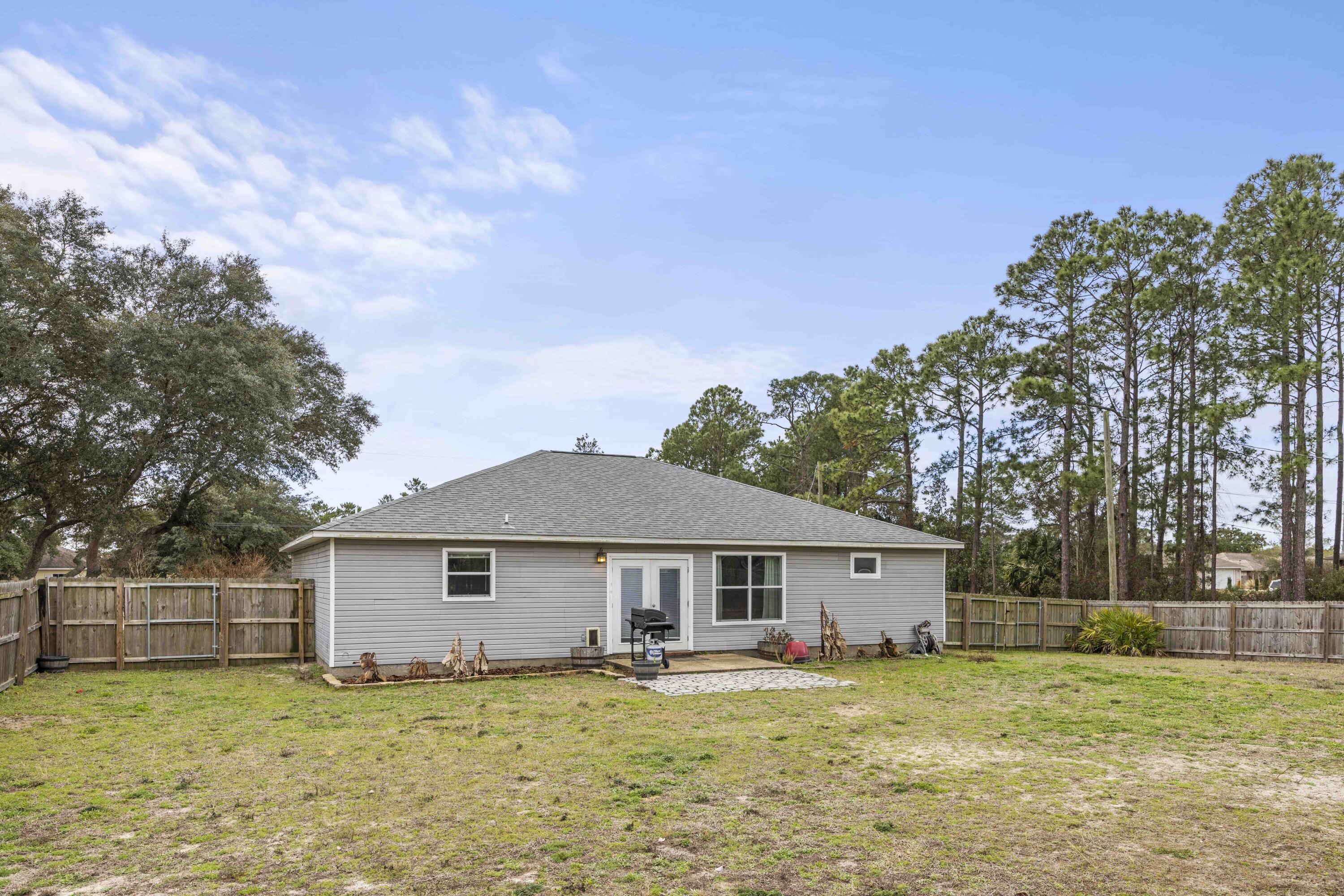 Navarre 1st Add - Residential