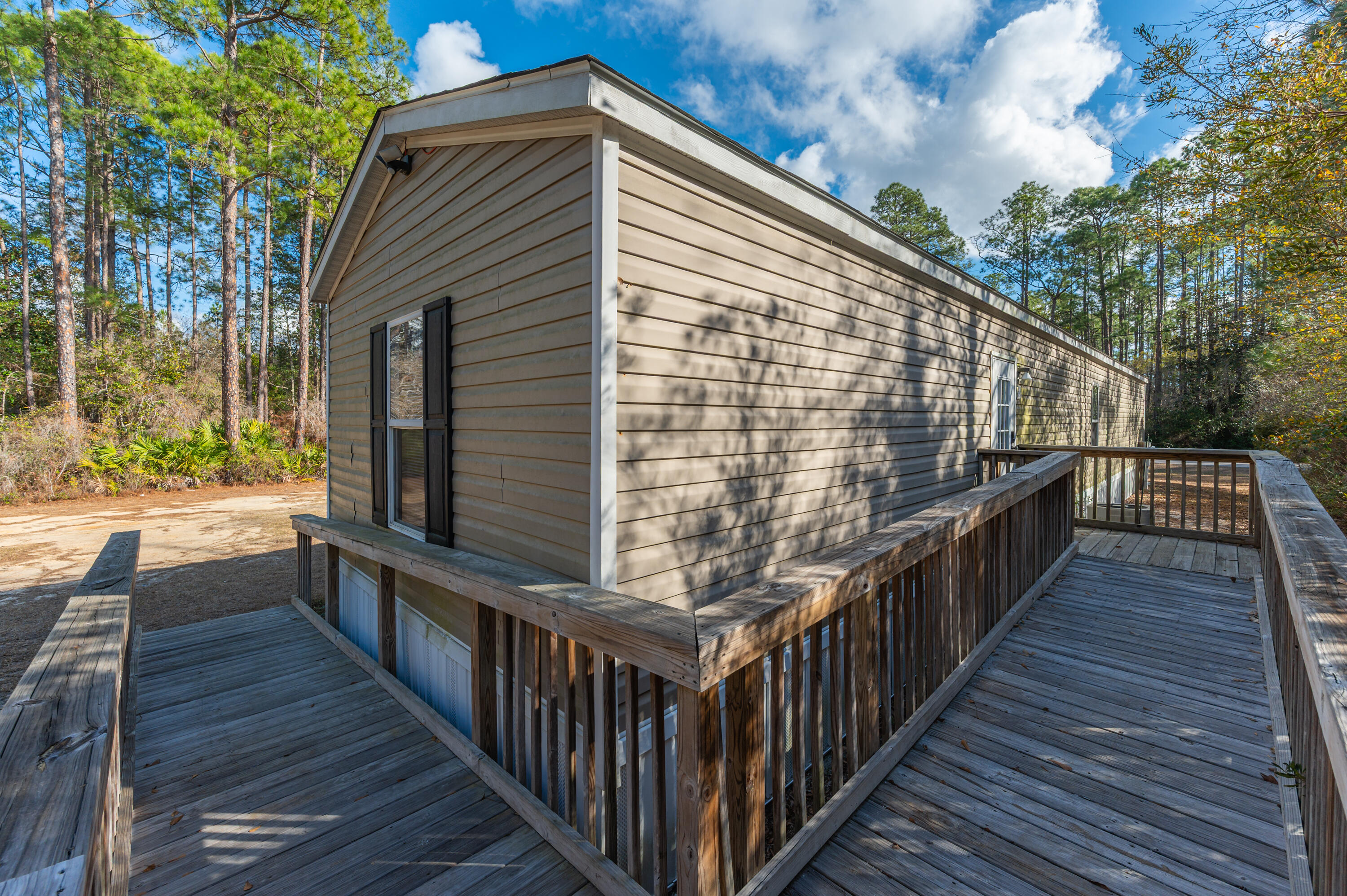 EMERALD SHORES - Residential Lease