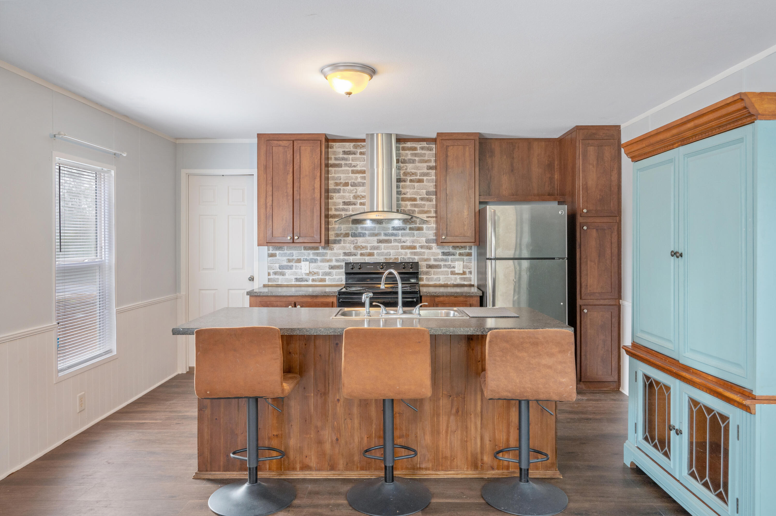 EMERALD SHORES - Residential Lease