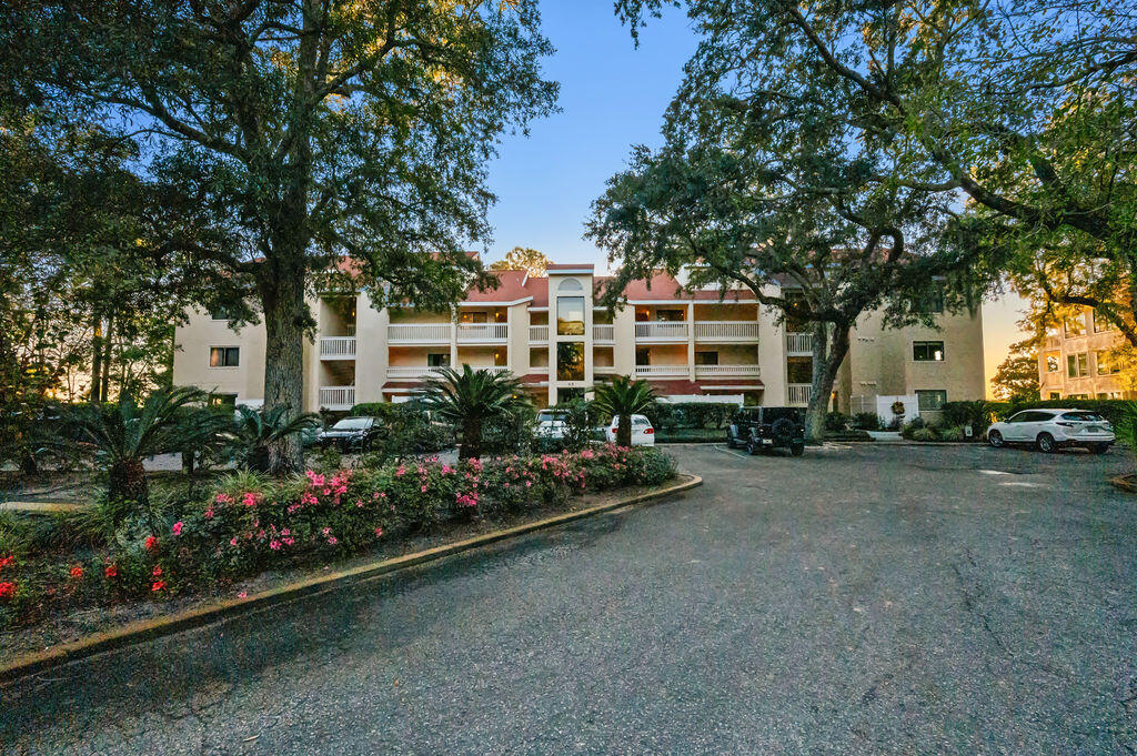 BAY VILLAS CONDOS - Residential