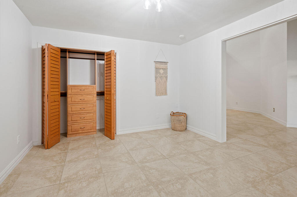 BAY VILLAS CONDOS - Residential