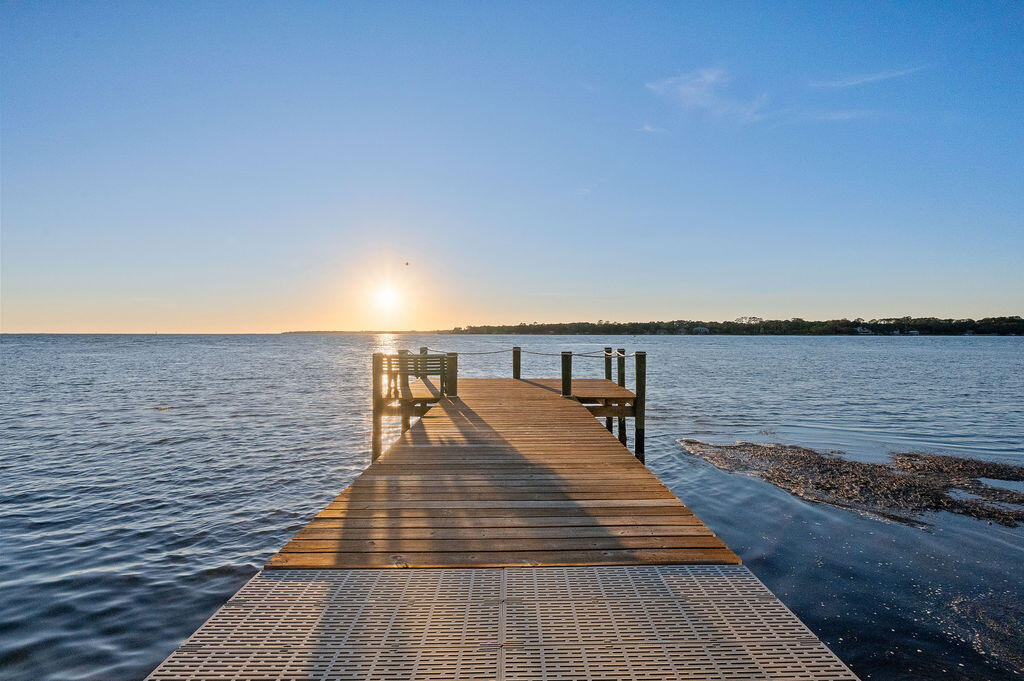 BAY VILLAS CONDOS - Residential