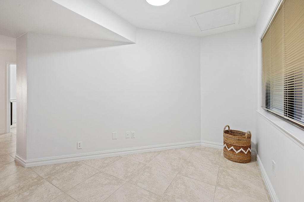 BAY VILLAS CONDOS - Residential