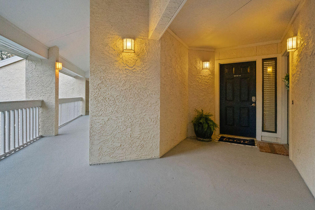 BAY VILLAS CONDOS - Residential