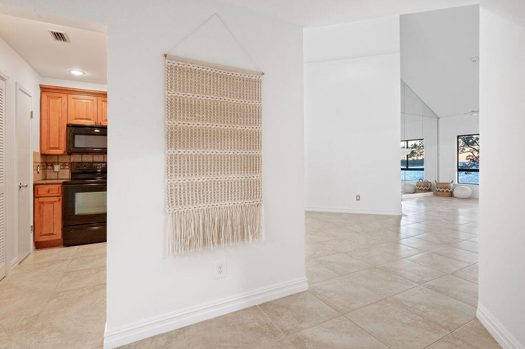 BAY VILLAS CONDOS - Residential