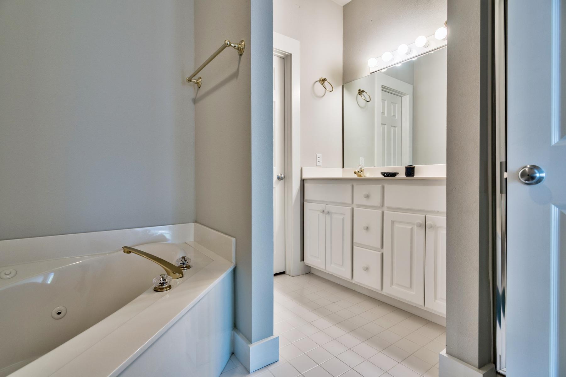 GROVE BY THE SEA - Residential