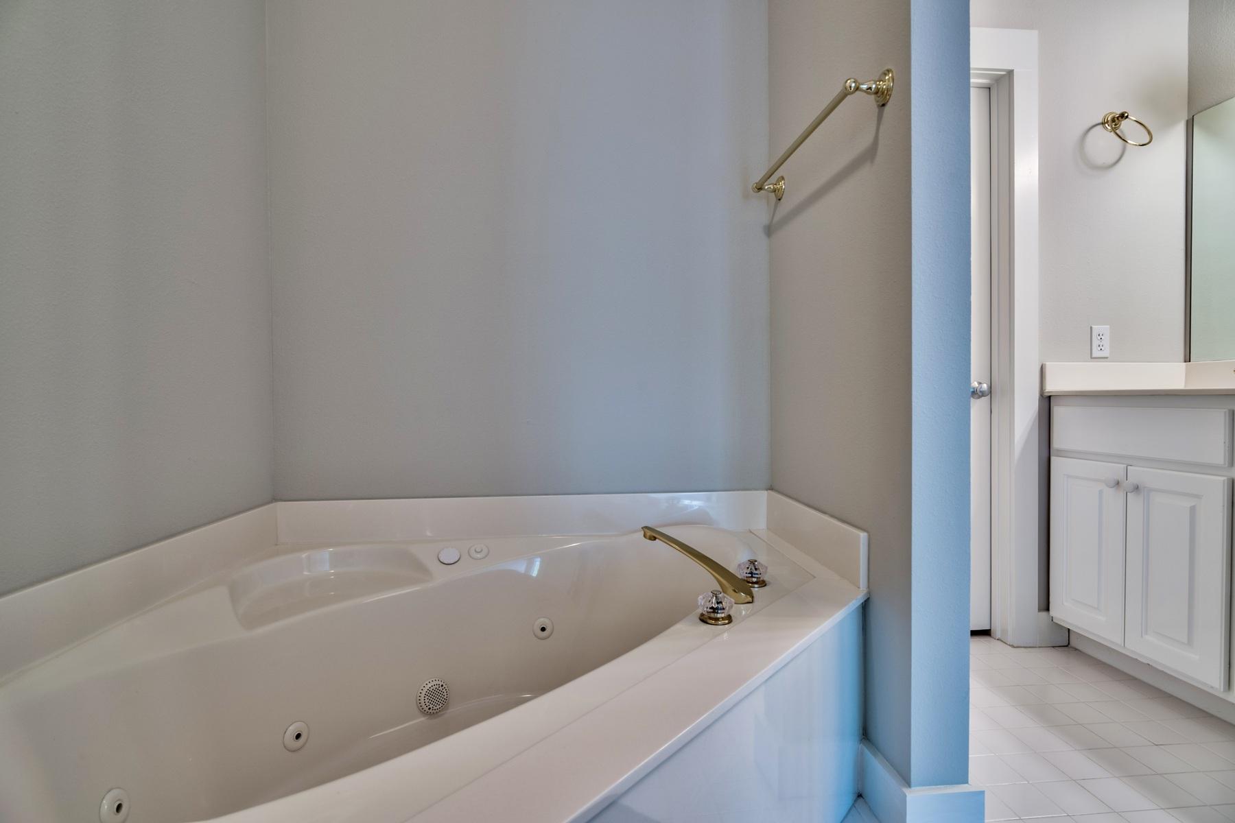 GROVE BY THE SEA - Residential