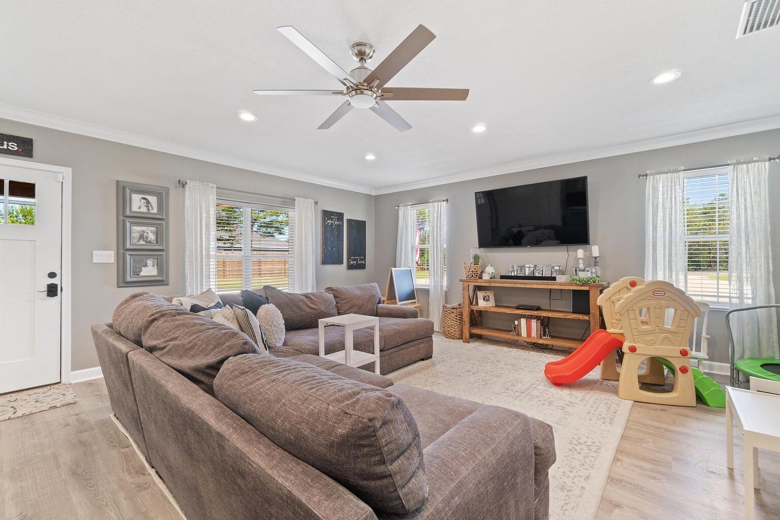 East Bay Blvd - Residential