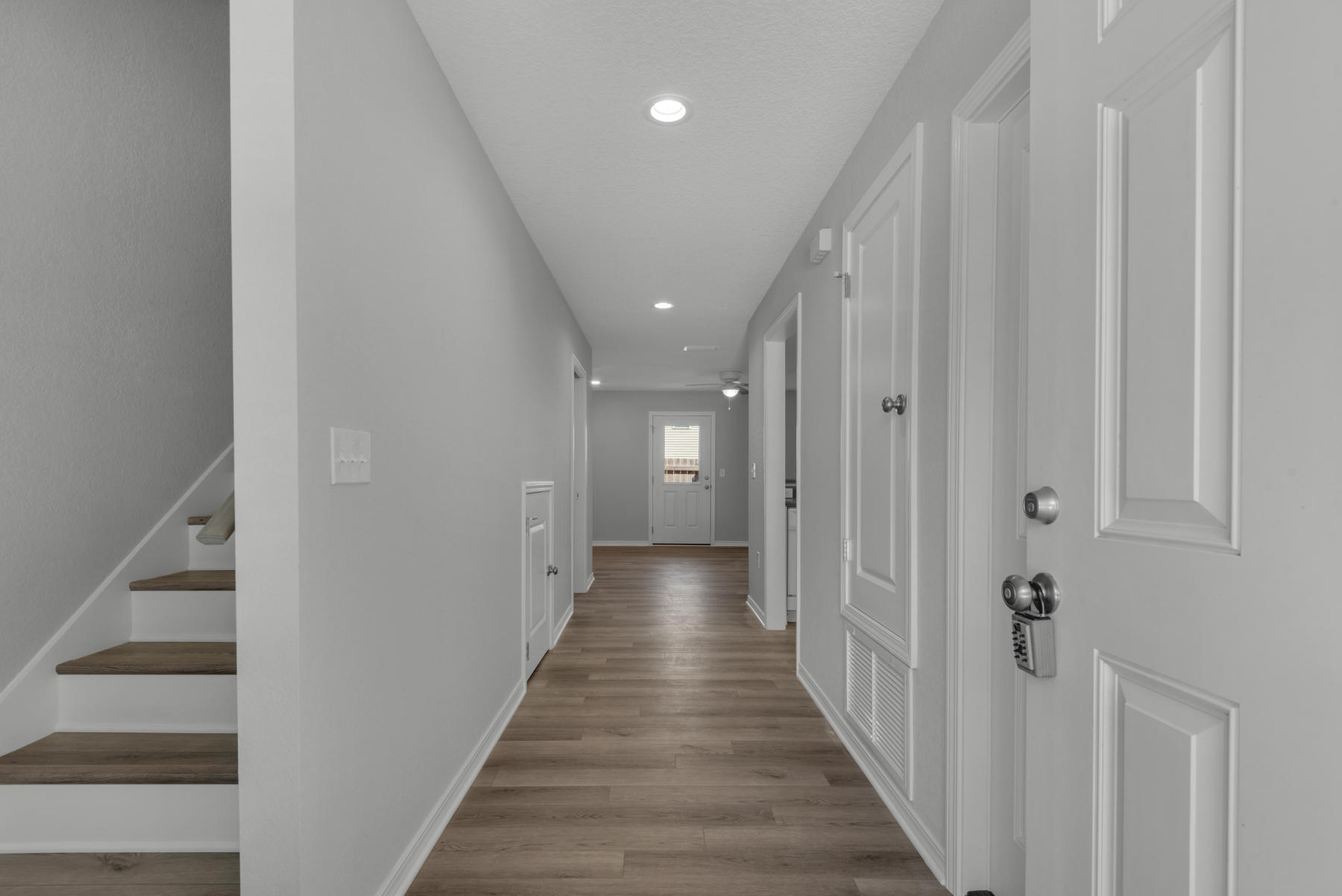 ANASTASIA MANOR T/H - Residential Lease