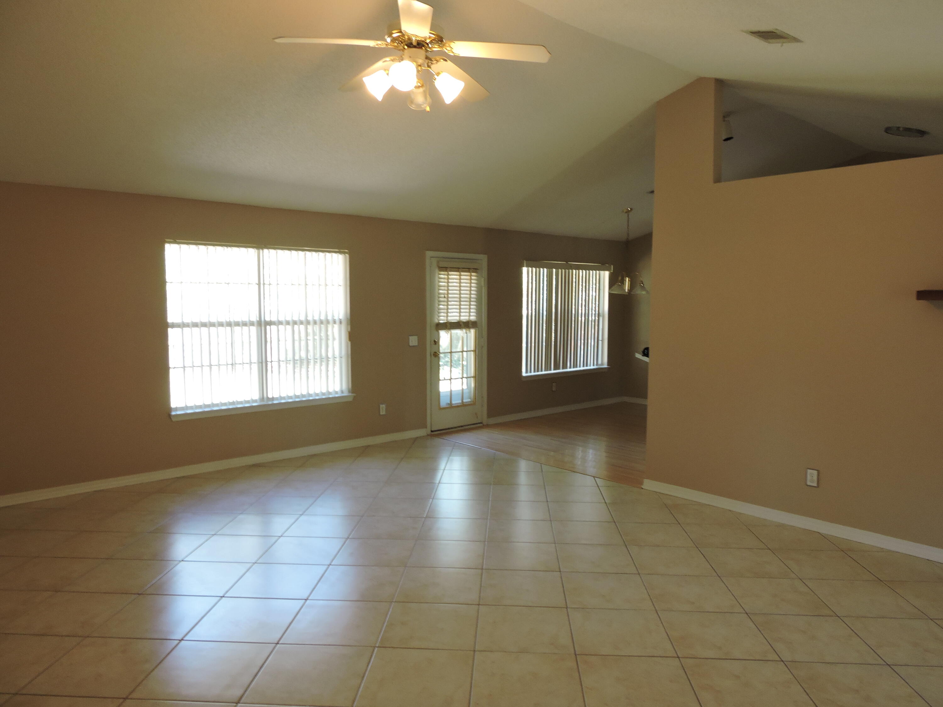 RIVERCHASE S/D PH 3 - Residential Lease