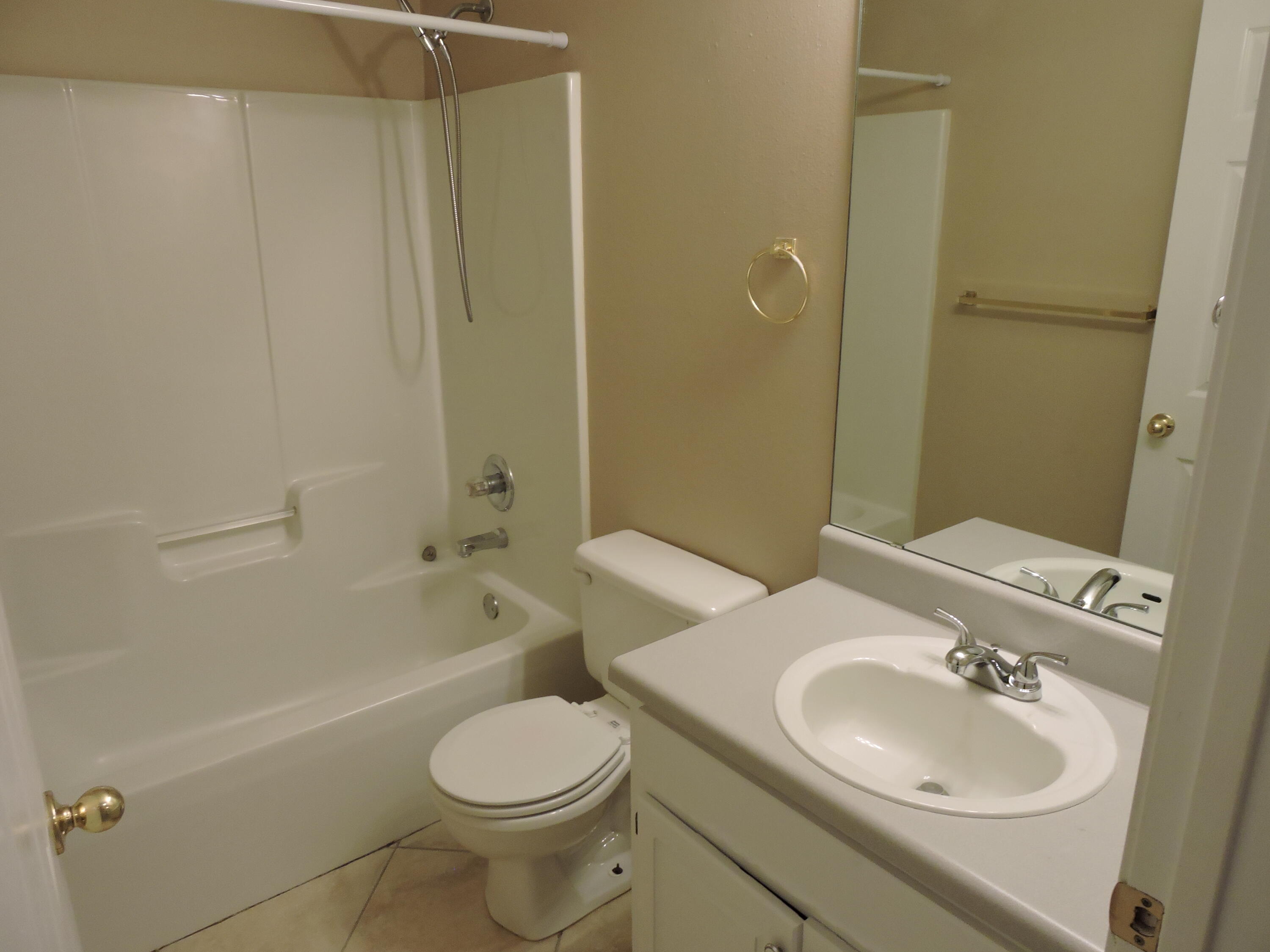 RIVERCHASE S/D PH 3 - Residential Lease