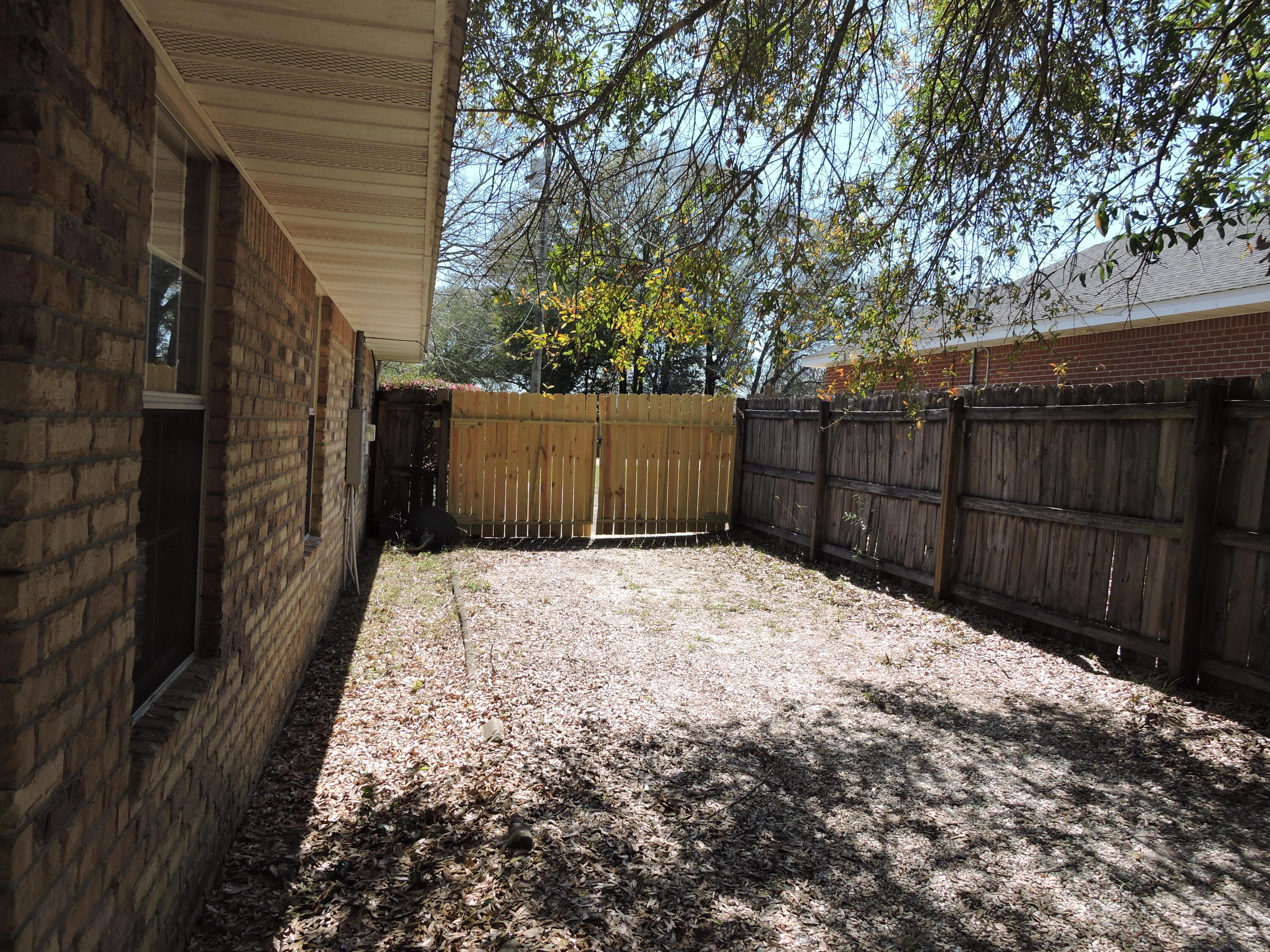 RIVERCHASE S/D PH 3 - Residential Lease