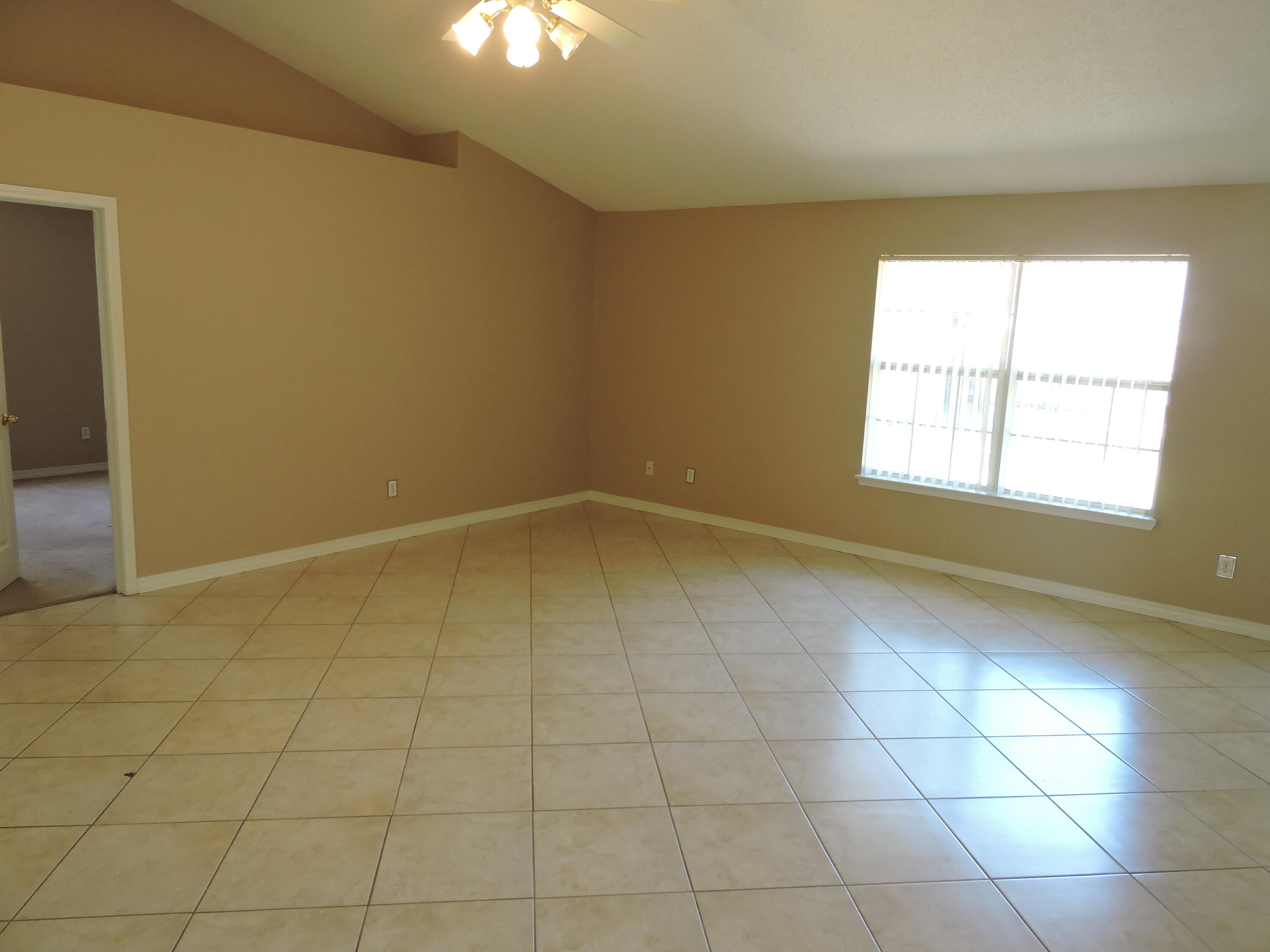 RIVERCHASE S/D PH 3 - Residential Lease