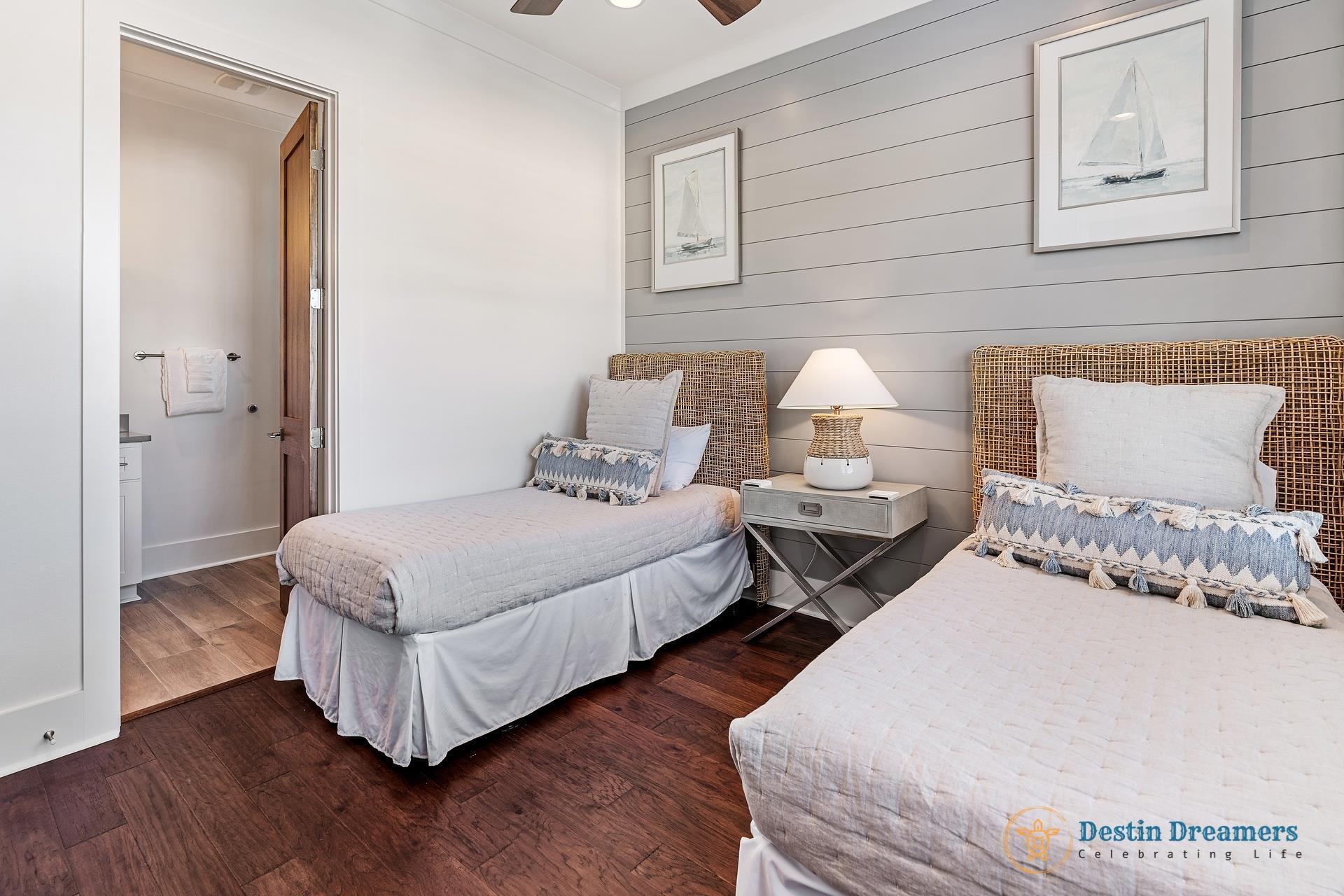 The Retreat at Miramar - Residential