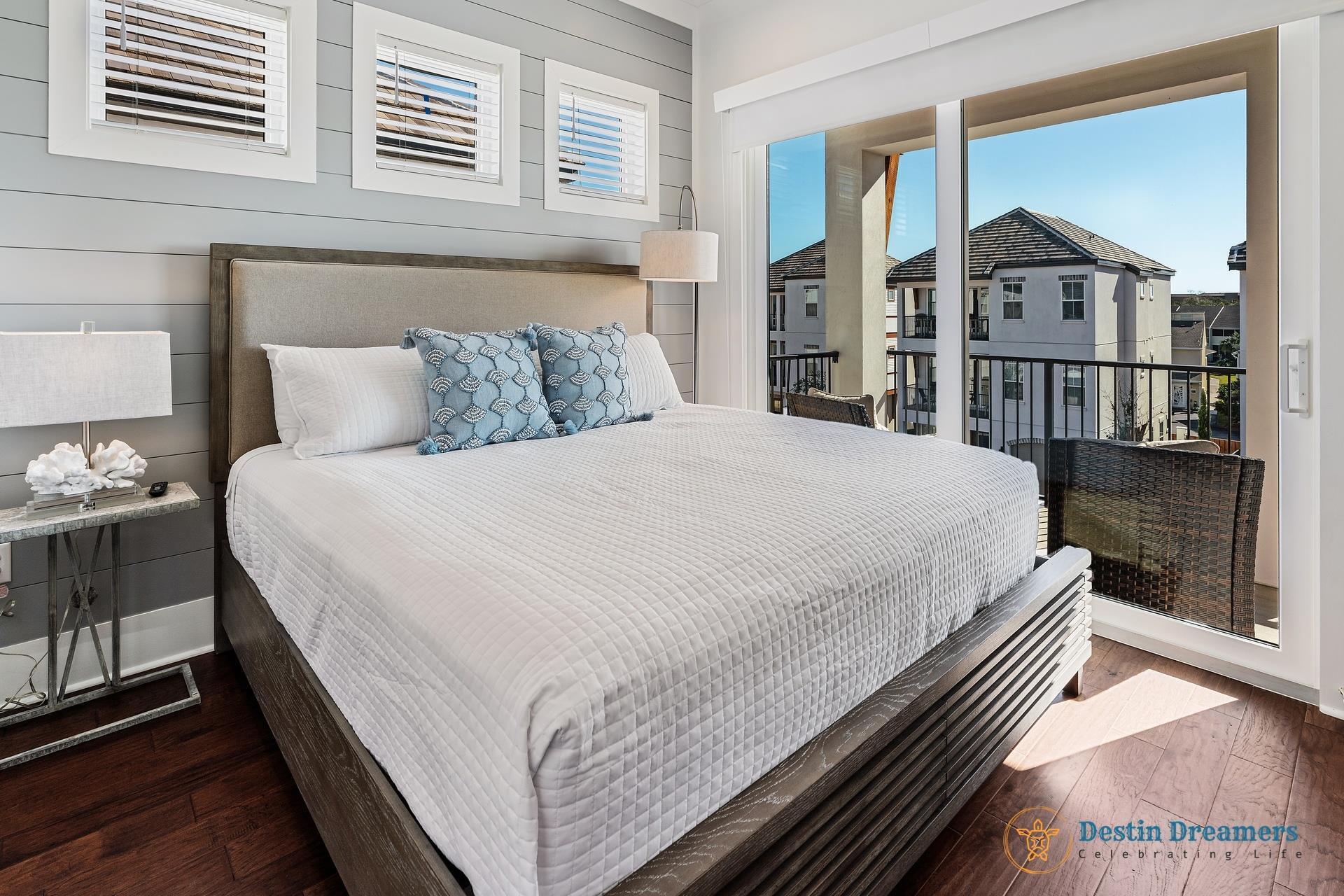 The Retreat at Miramar - Residential
