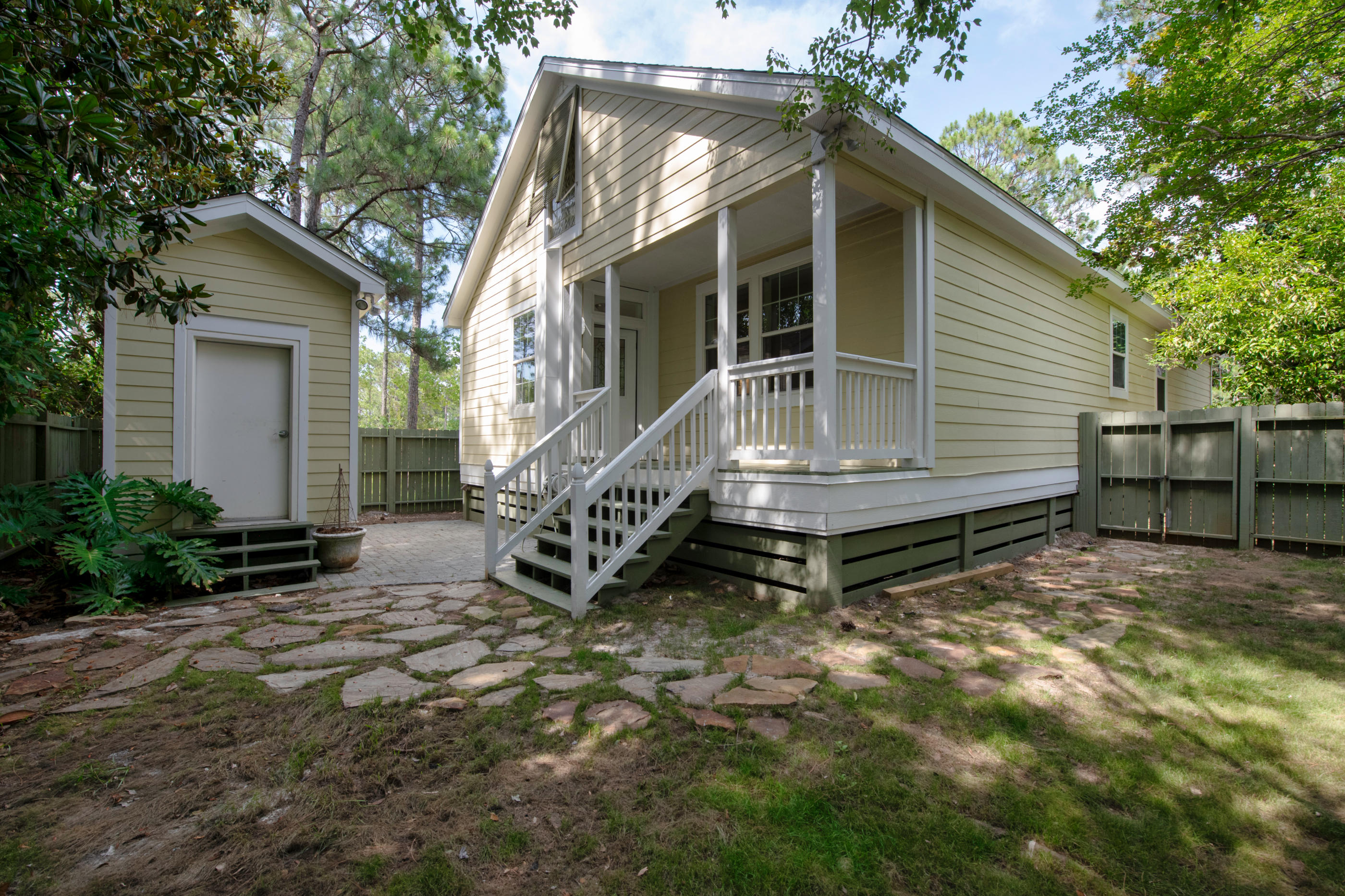 TOWN OF SANTA ROSA - Residential